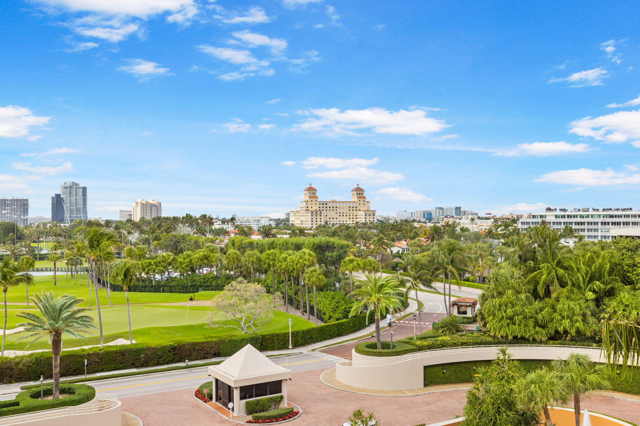 2 N Breakers Row N Ph4