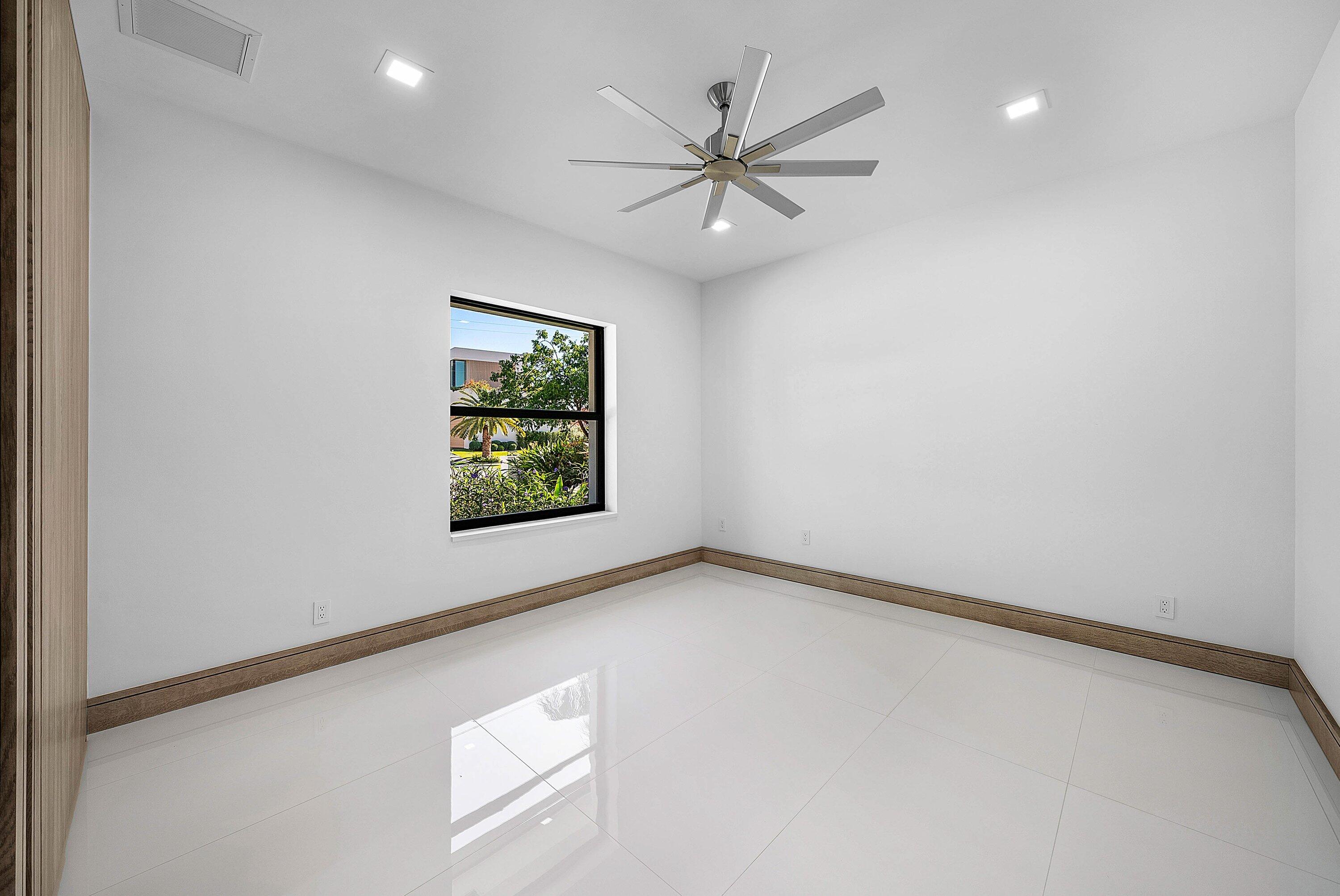 40 Spoonbill Road