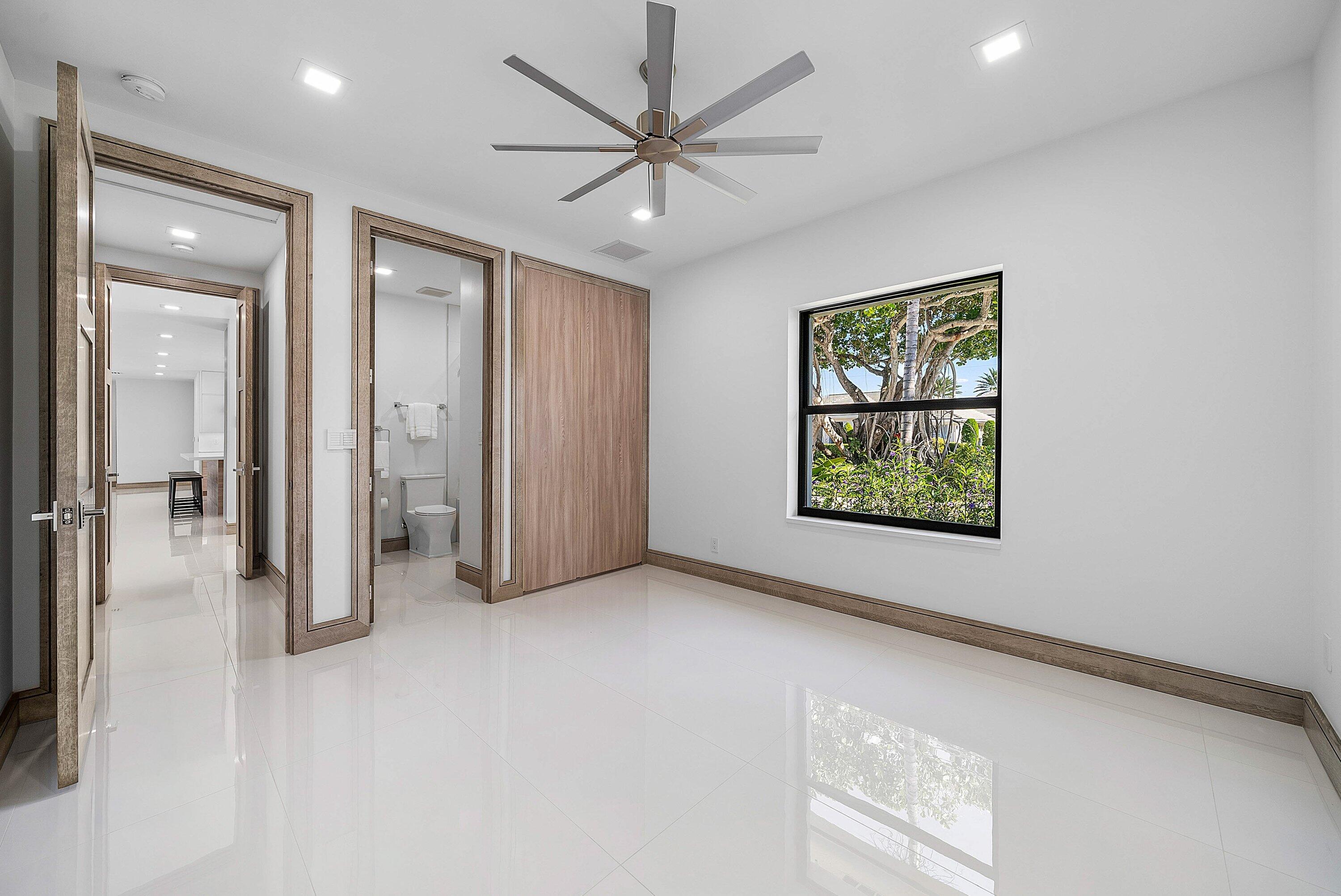 40 Spoonbill Road