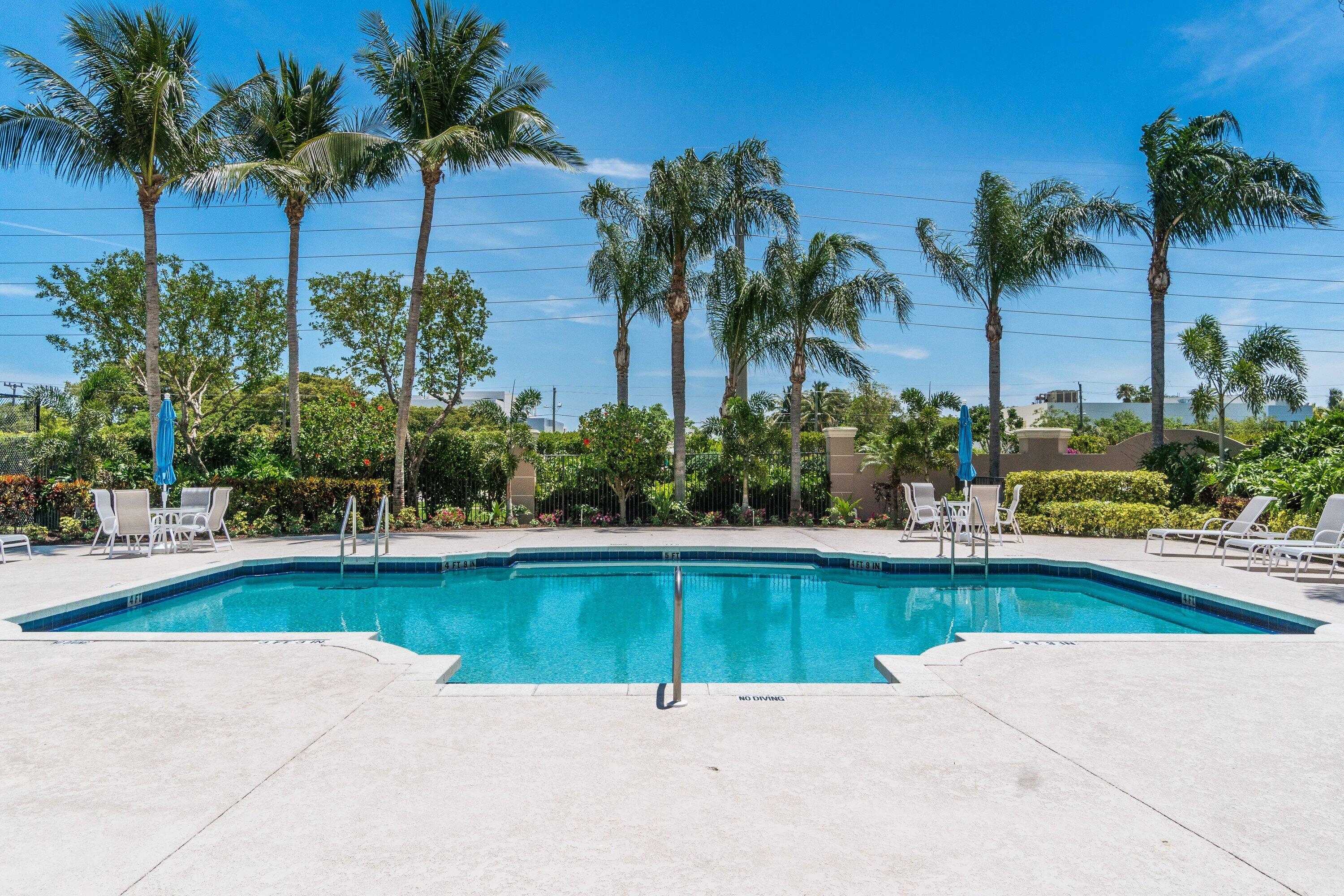 5827 Via De La Plata Circle