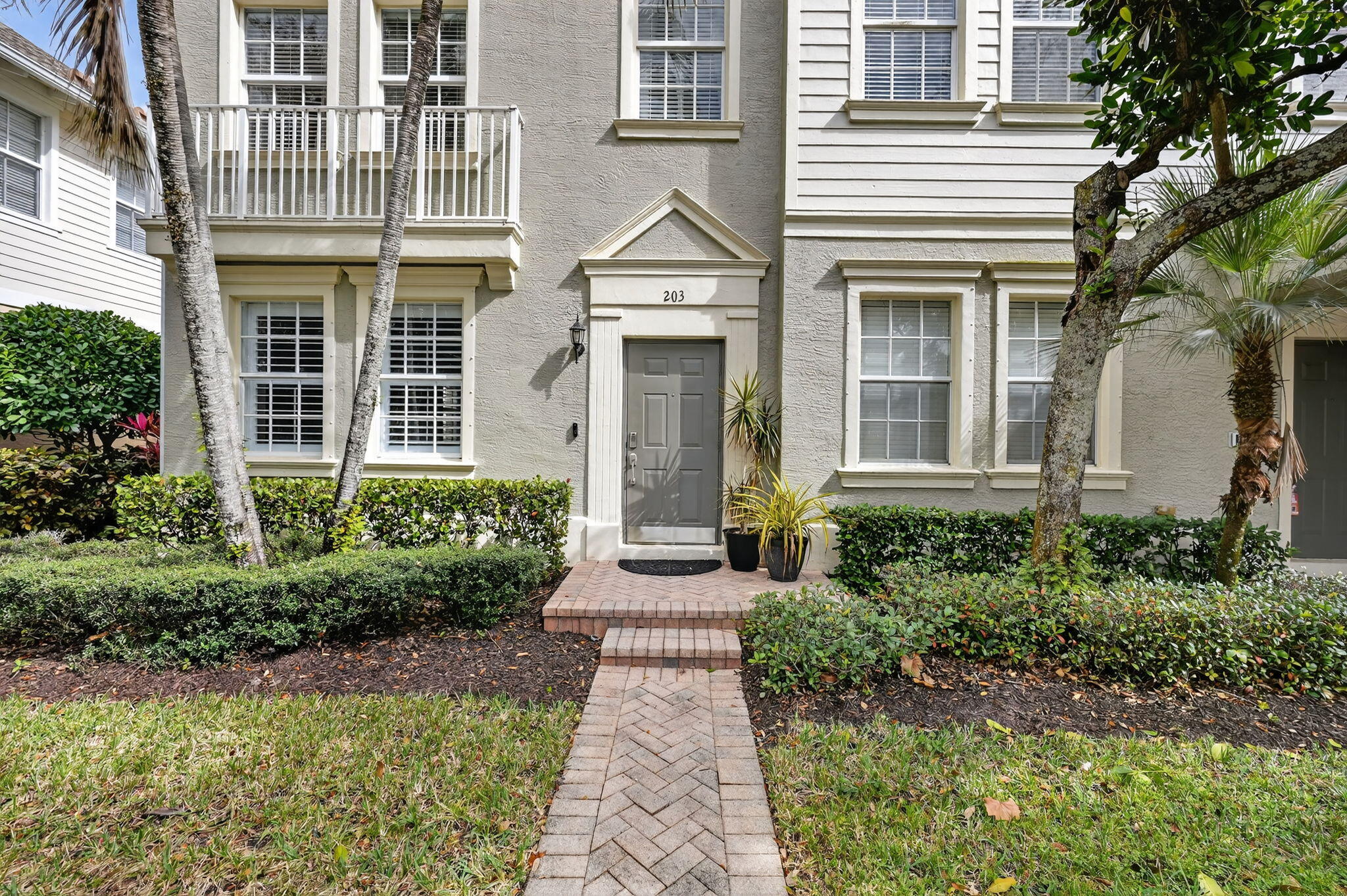 203 E Thatch Palm Circle