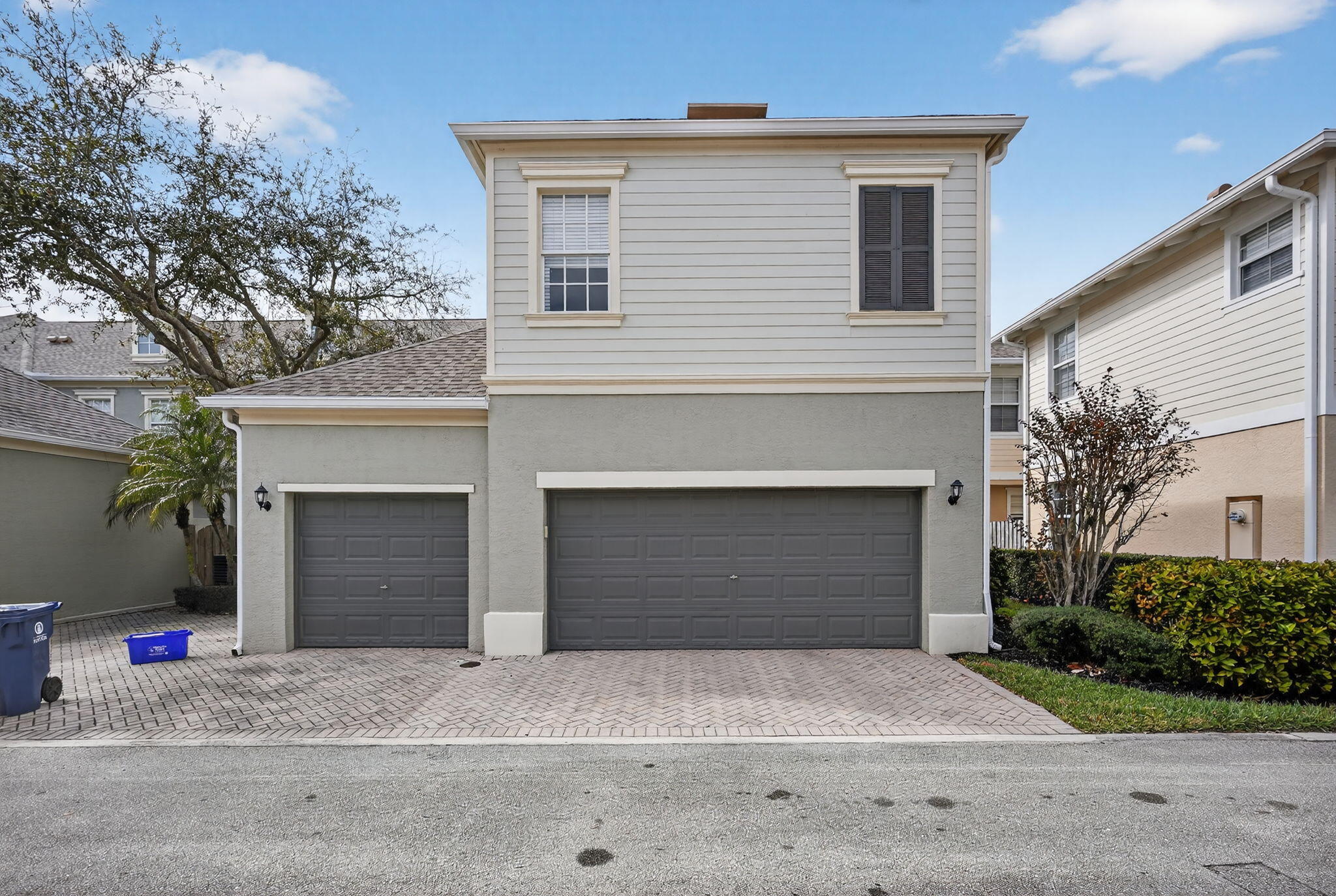 203 E Thatch Palm Circle