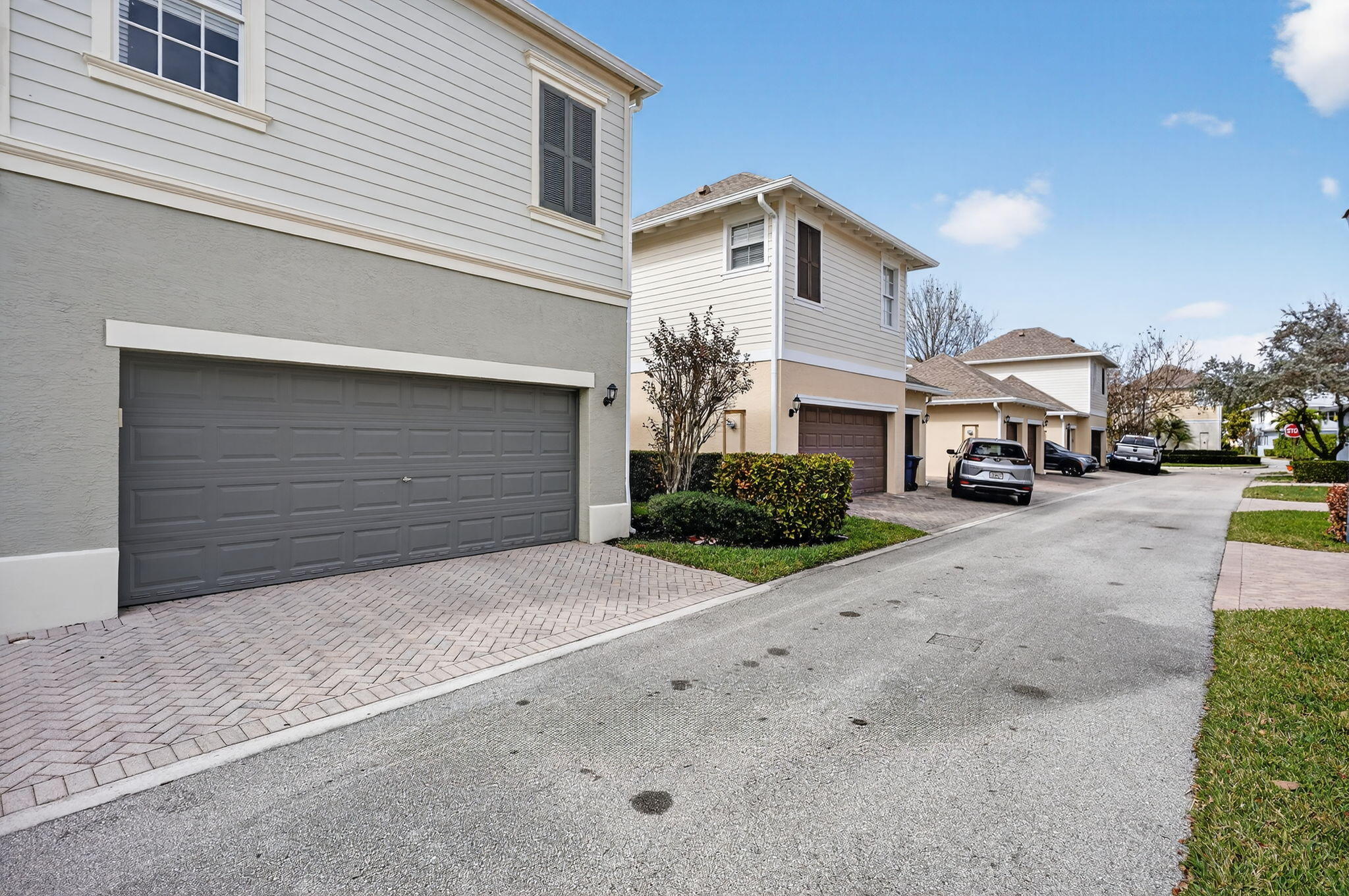 203 E Thatch Palm Circle