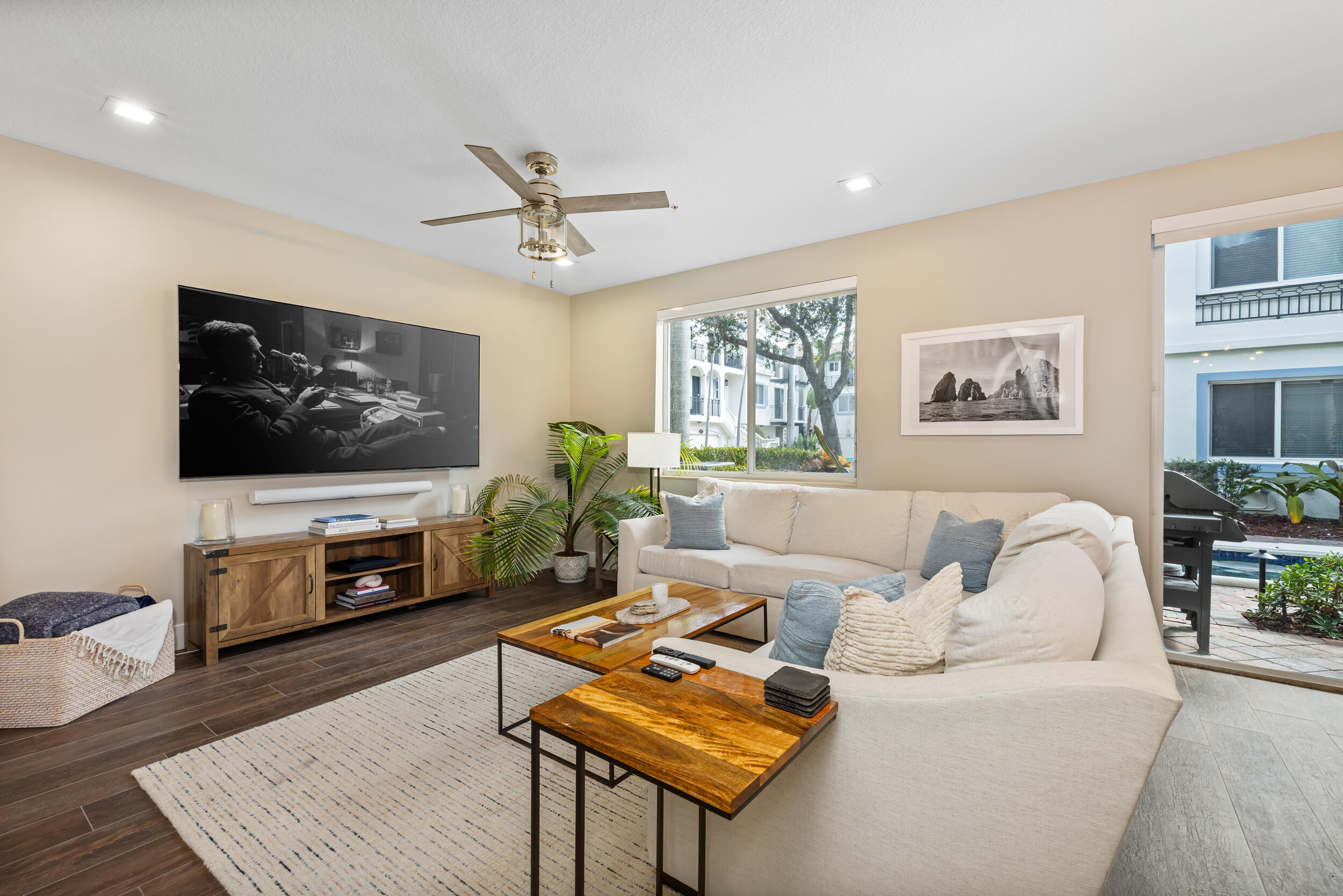 3041 Waterside Circle