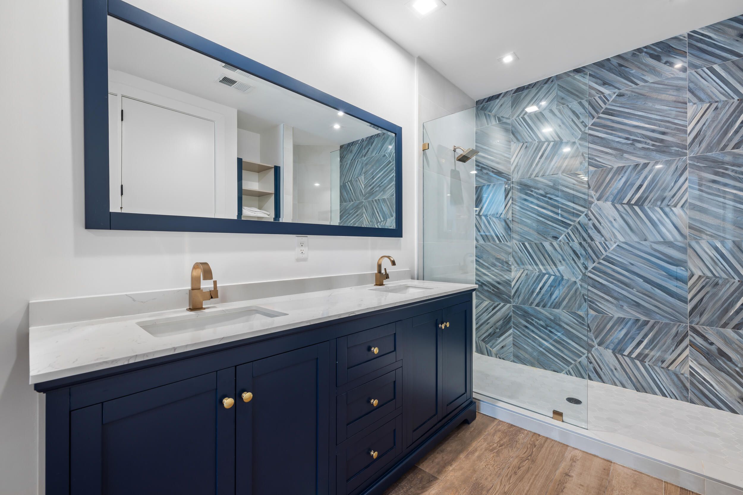 3041 Waterside Circle