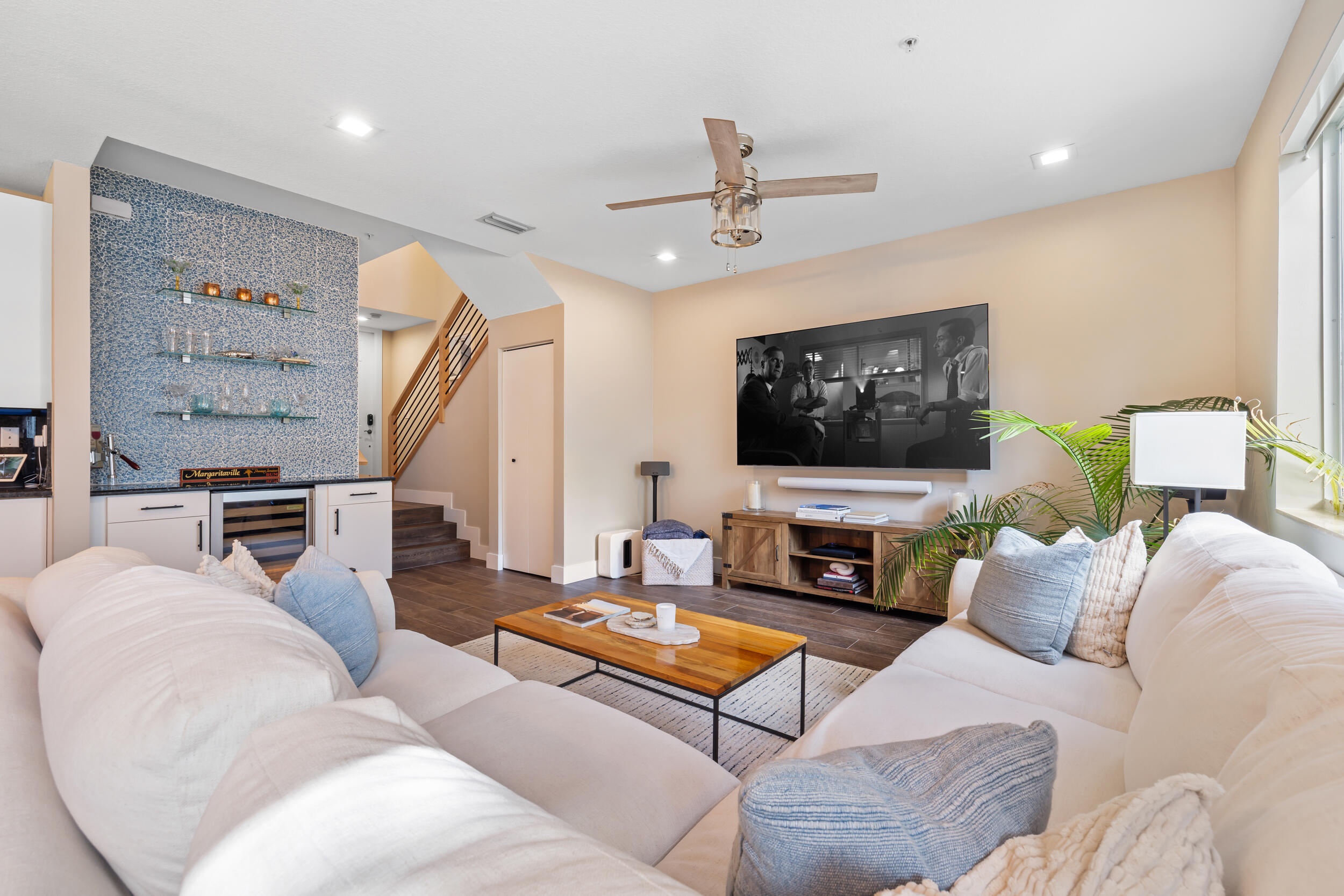 3041 Waterside Circle