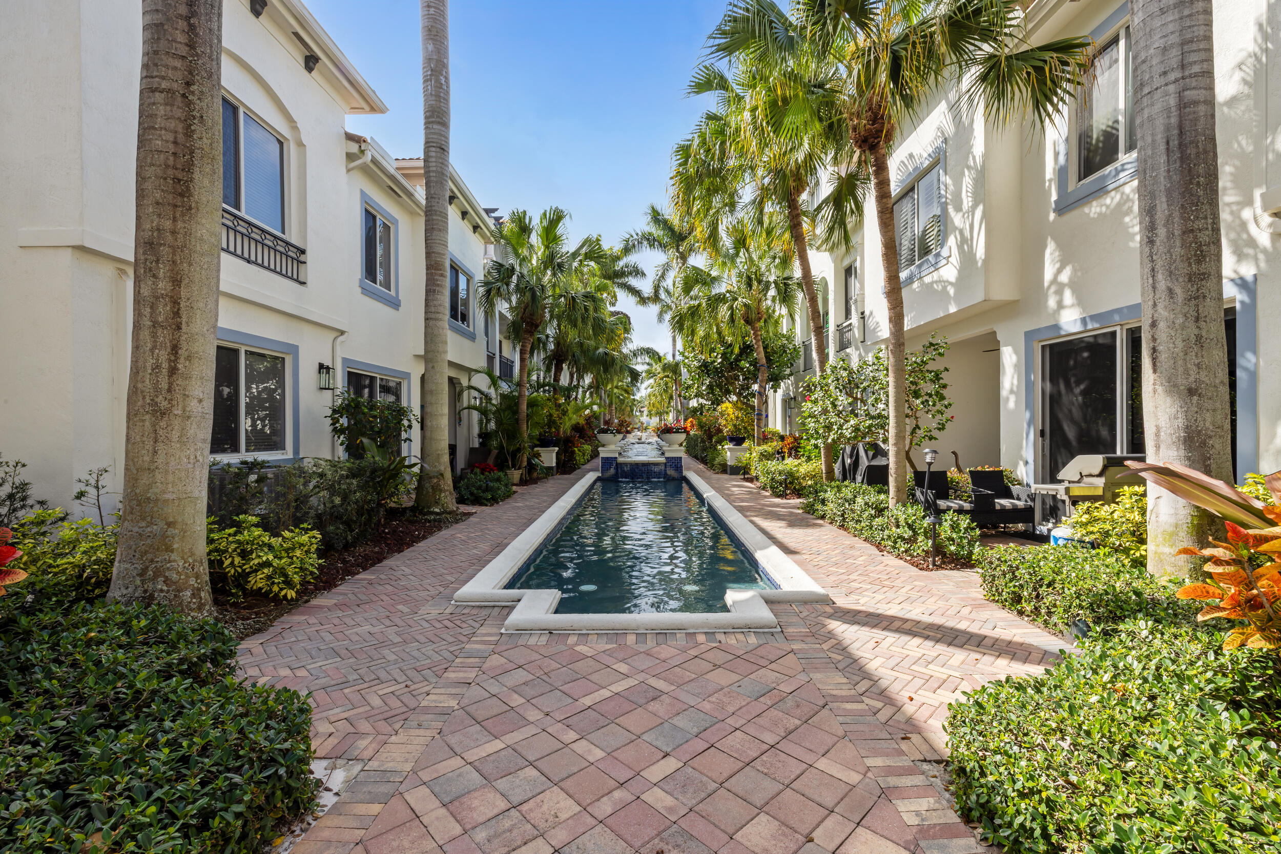 3041 Waterside Circle