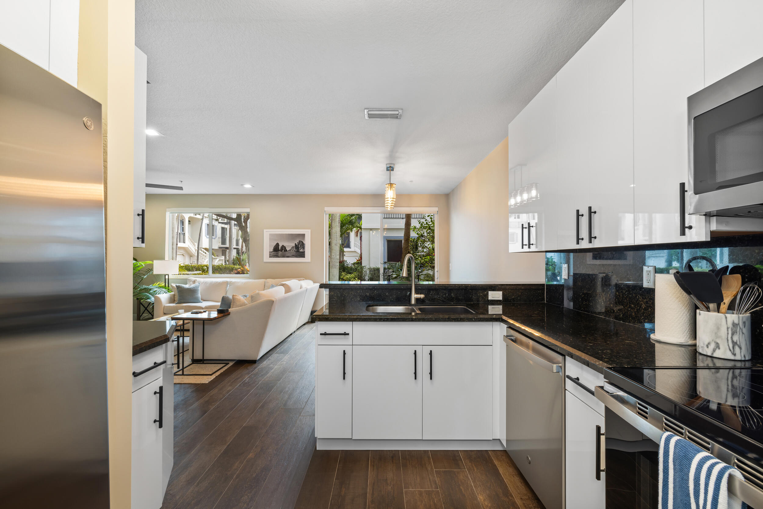 3041 Waterside Circle