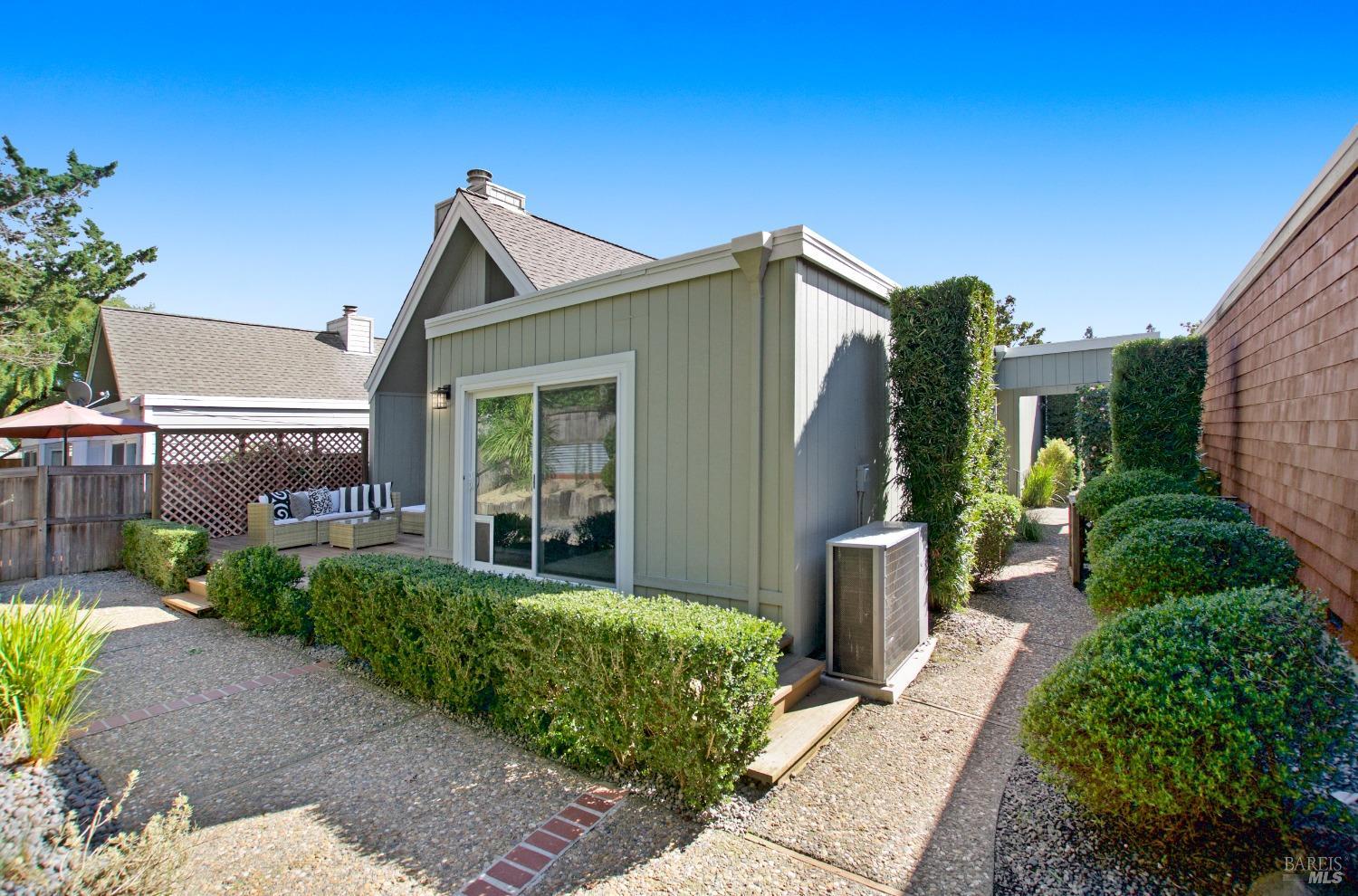 1317 Avenida Sebastiani