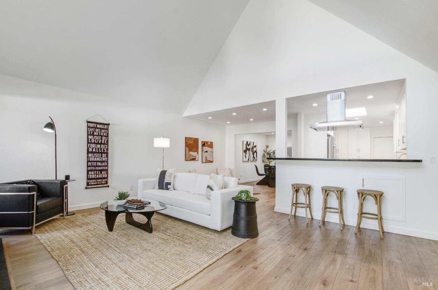 1317 Avenida Sebastiani