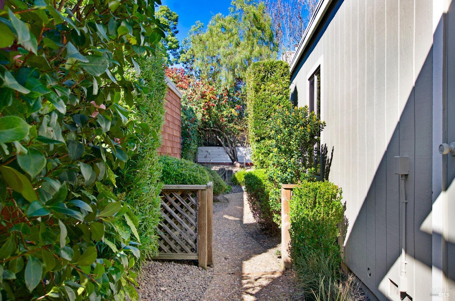 1317 Avenida Sebastiani