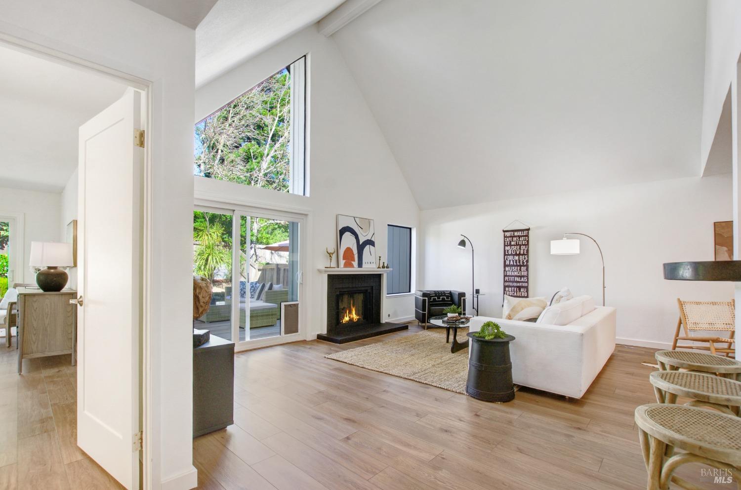 1317 Avenida Sebastiani