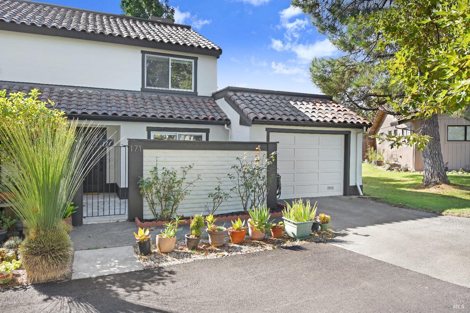 171 Vineyard Cir