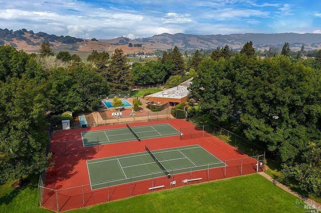 1363 Avenida Sebastiani