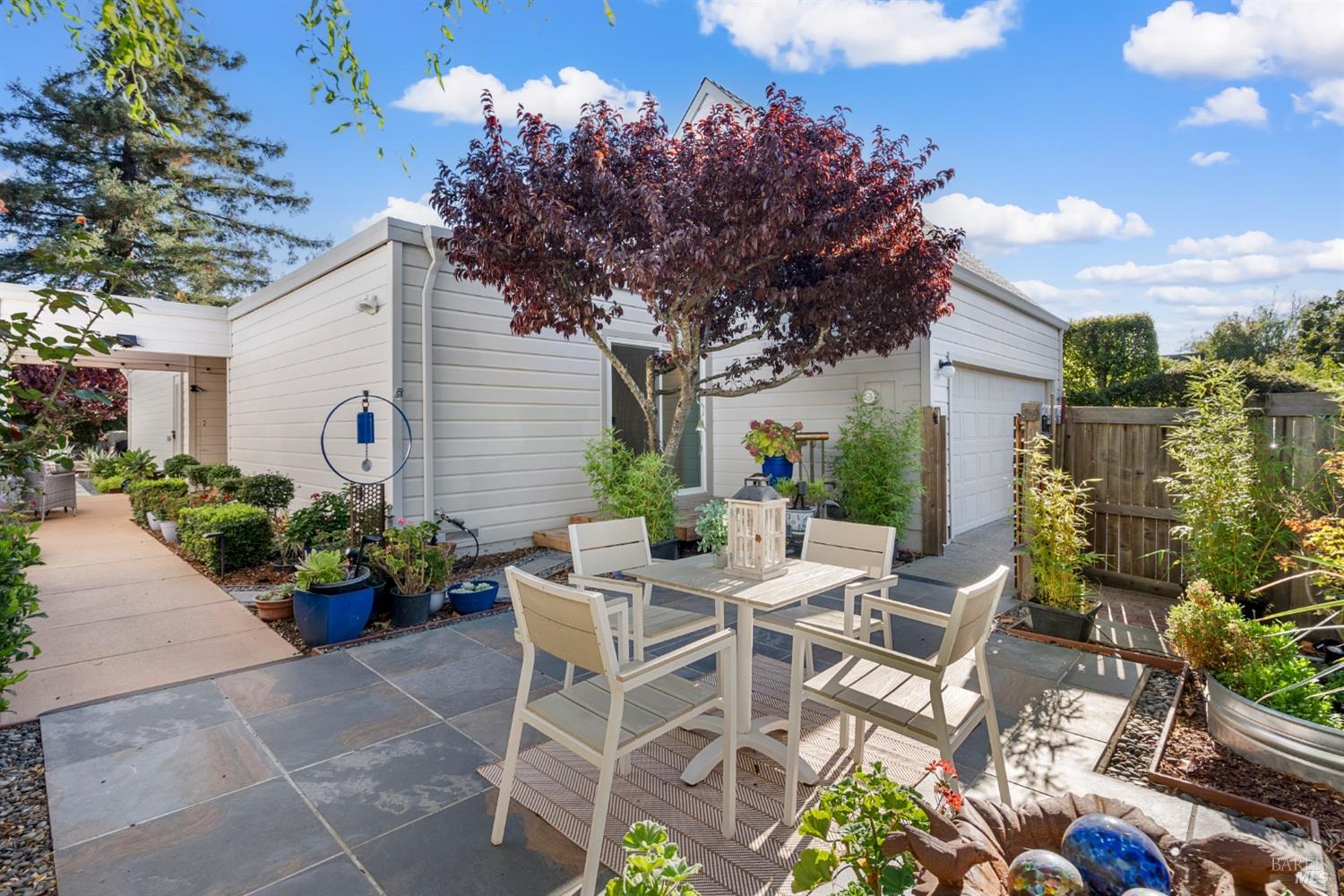 1363 Avenida Sebastiani