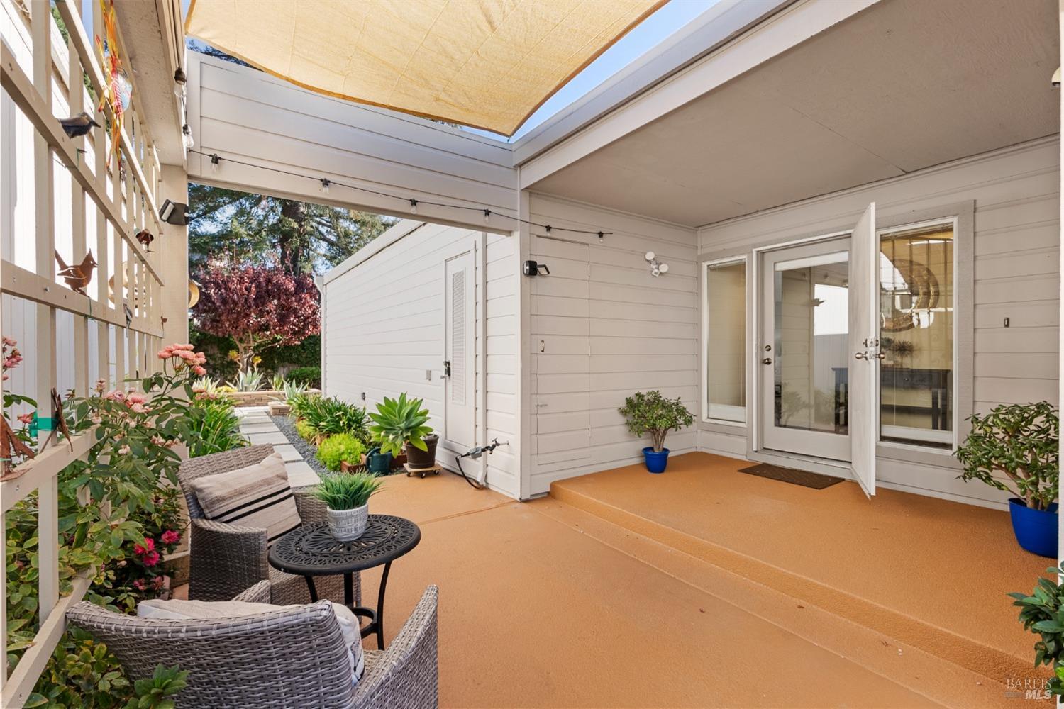 1363 Avenida Sebastiani