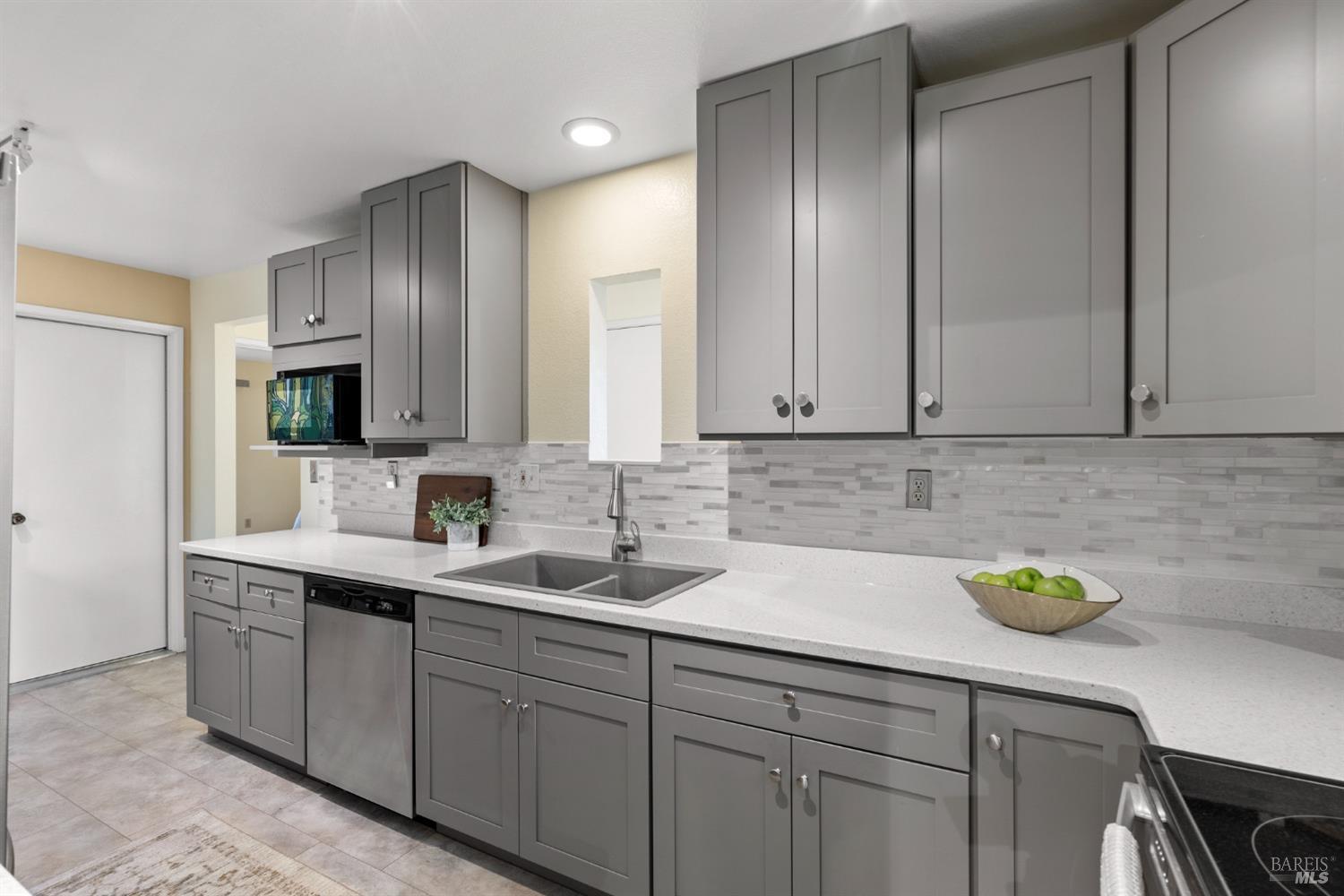 1363 Avenida Sebastiani