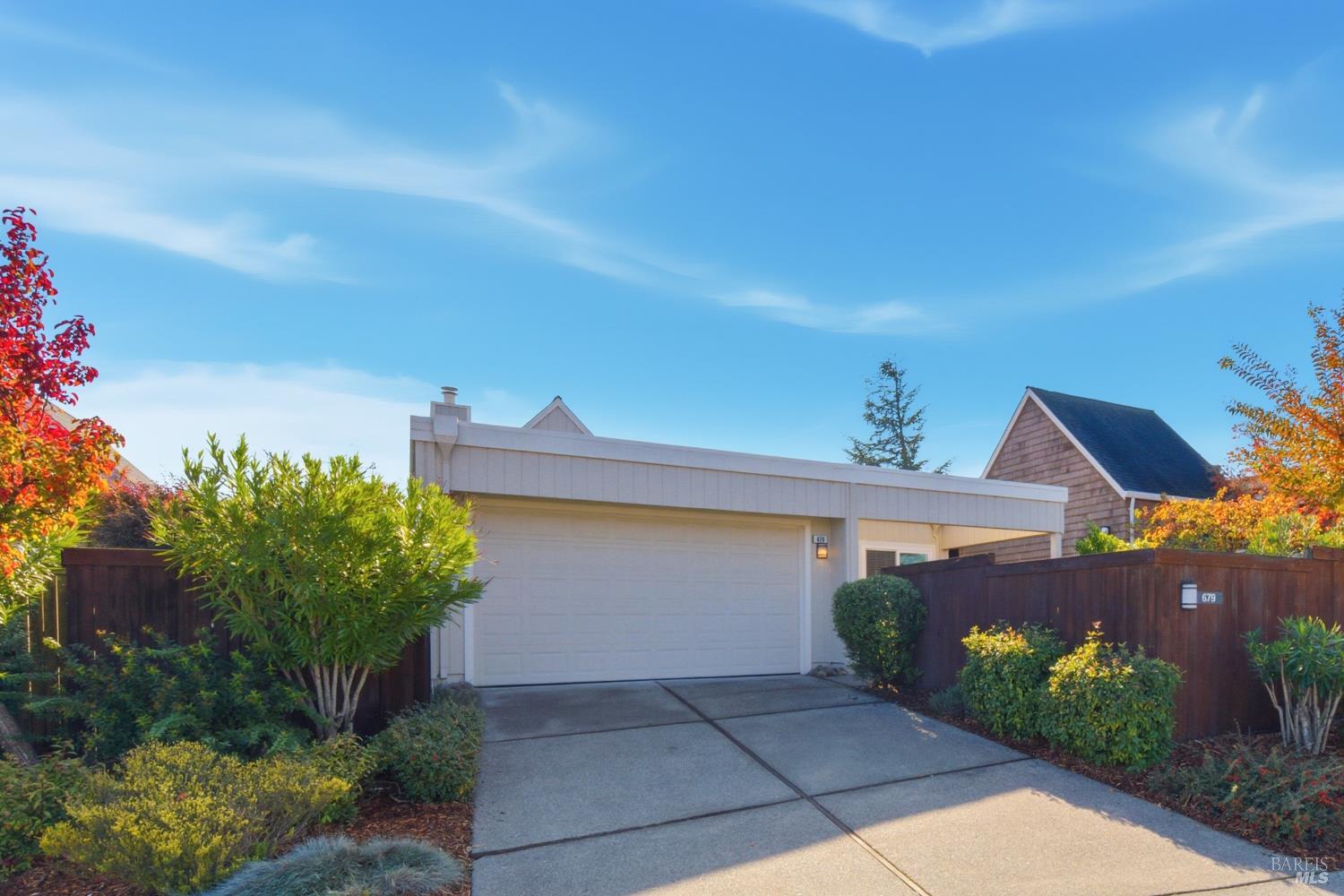 679 Lobelia Court