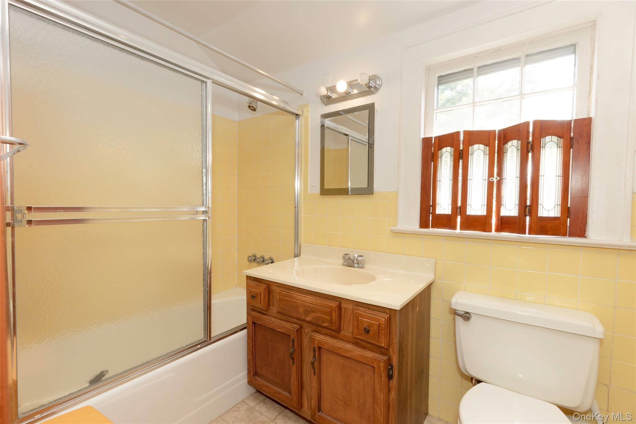 531 1/2 Willett Avenue