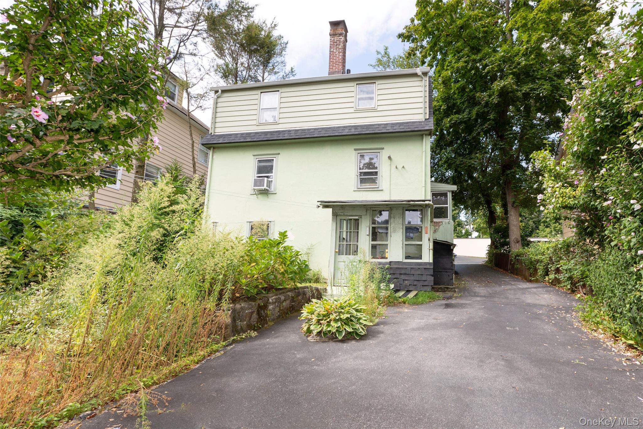 531 1/2 Willett Avenue