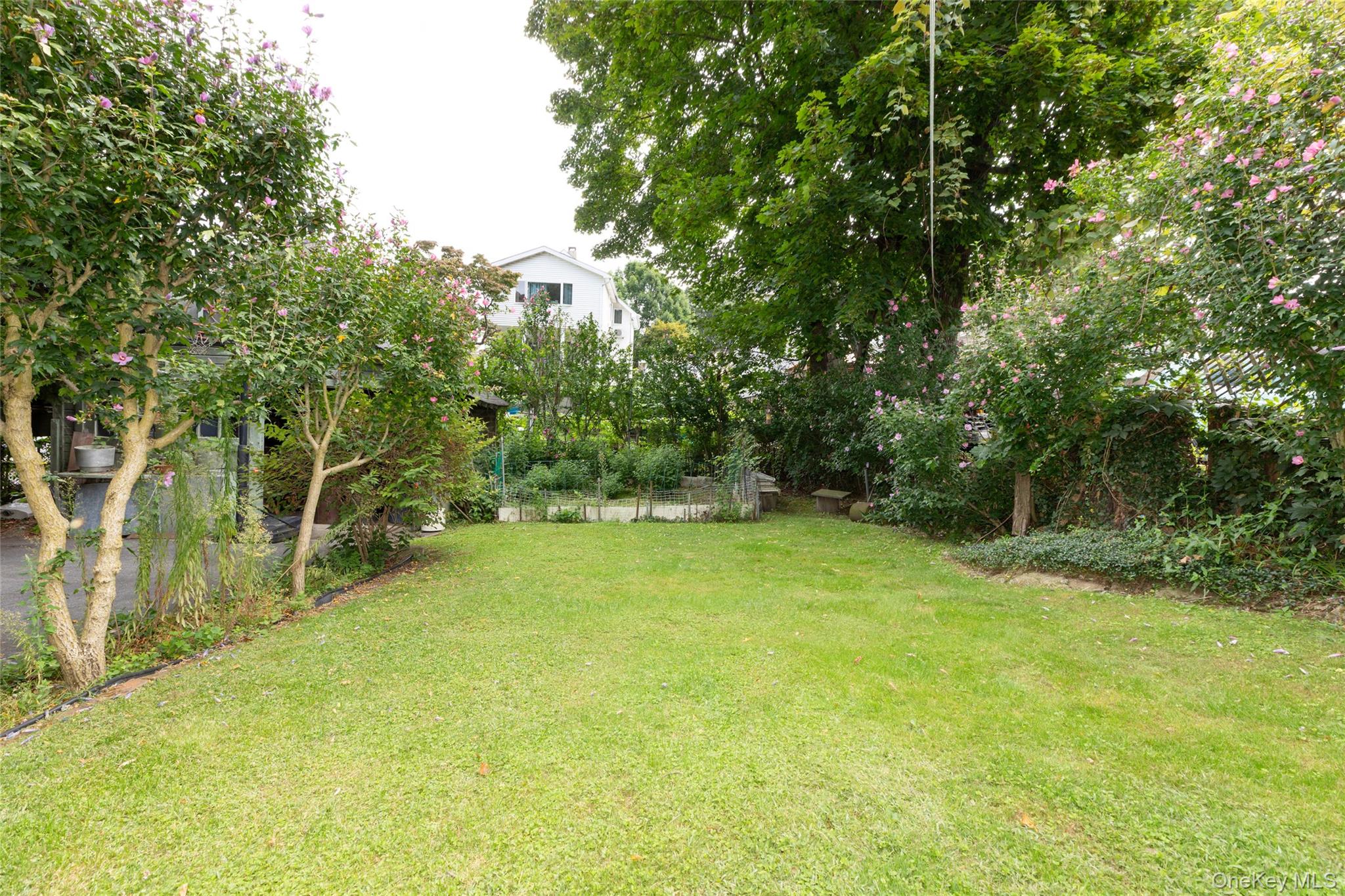 531 1/2 Willett Avenue