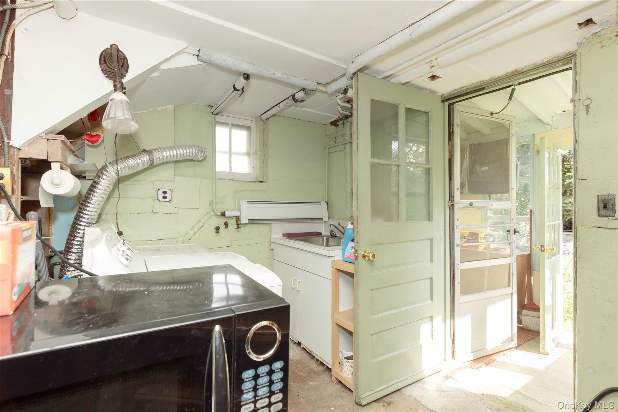 531 1/2 Willett Avenue