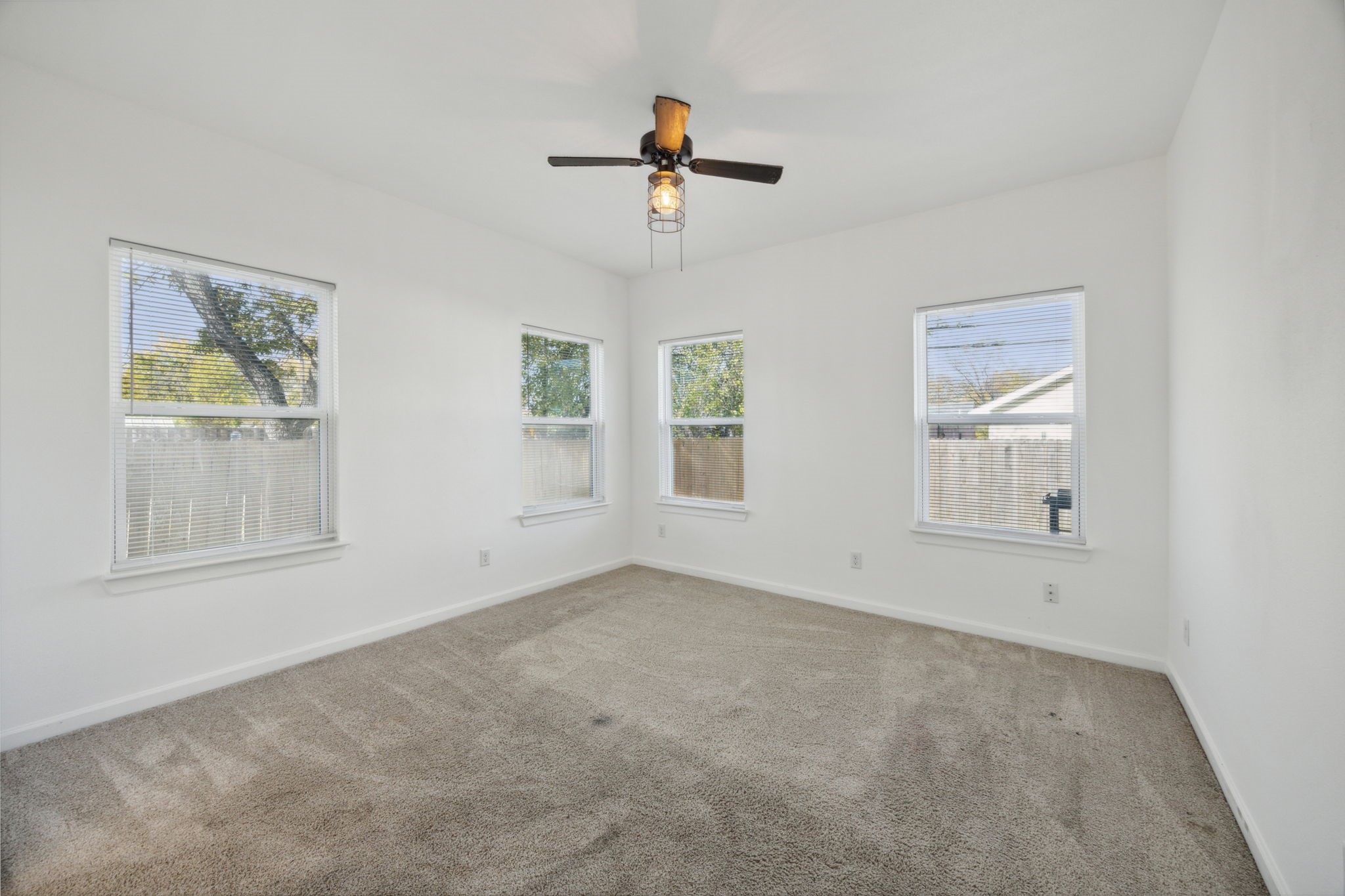 1209 E Cannon Street