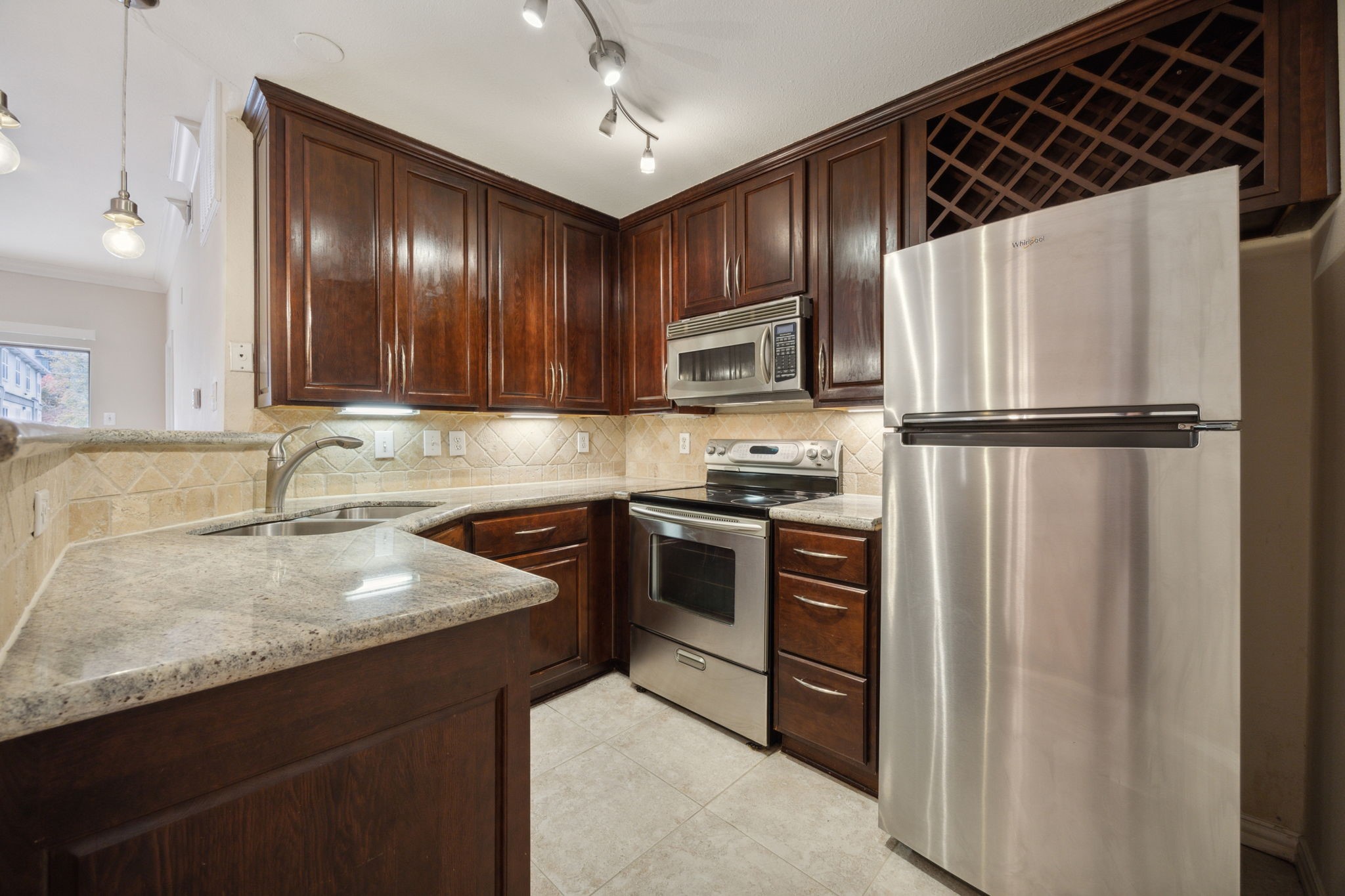 2201 Wolf Street 2104