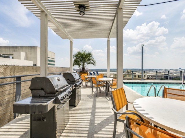 1122 Jackson Street 320