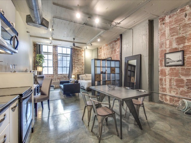 1122 Jackson Street 320