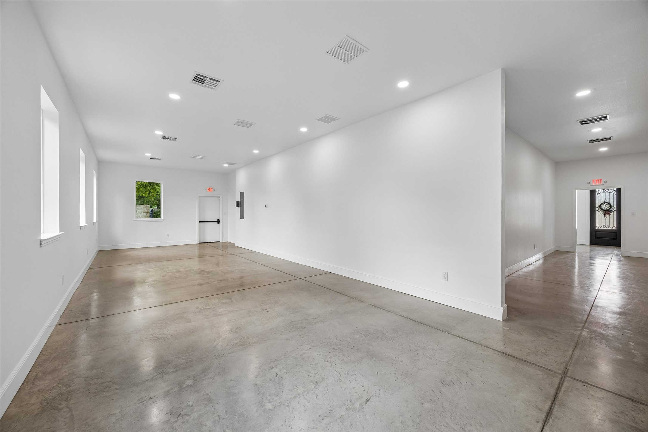 908 Cresthaven Drive 200