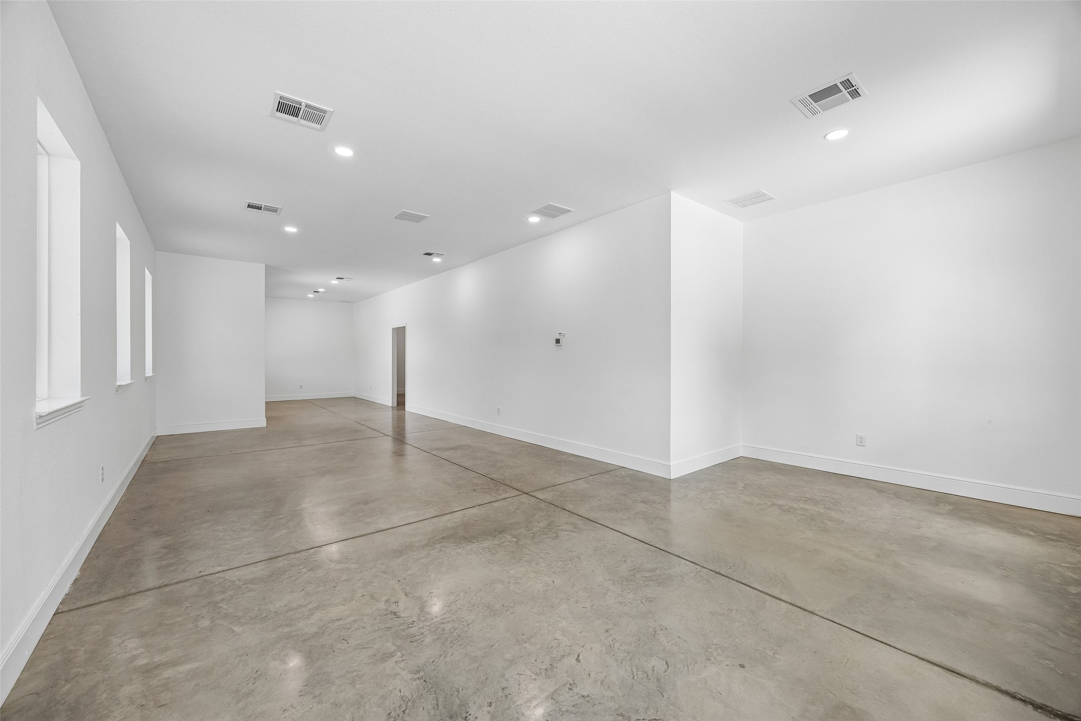 908 Cresthaven Drive 200