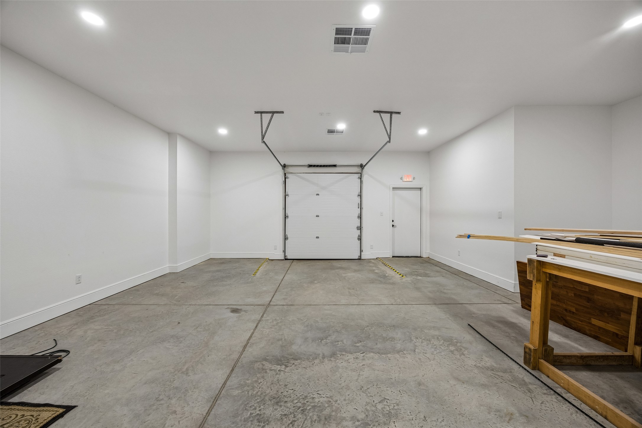 908 Cresthaven Drive 200