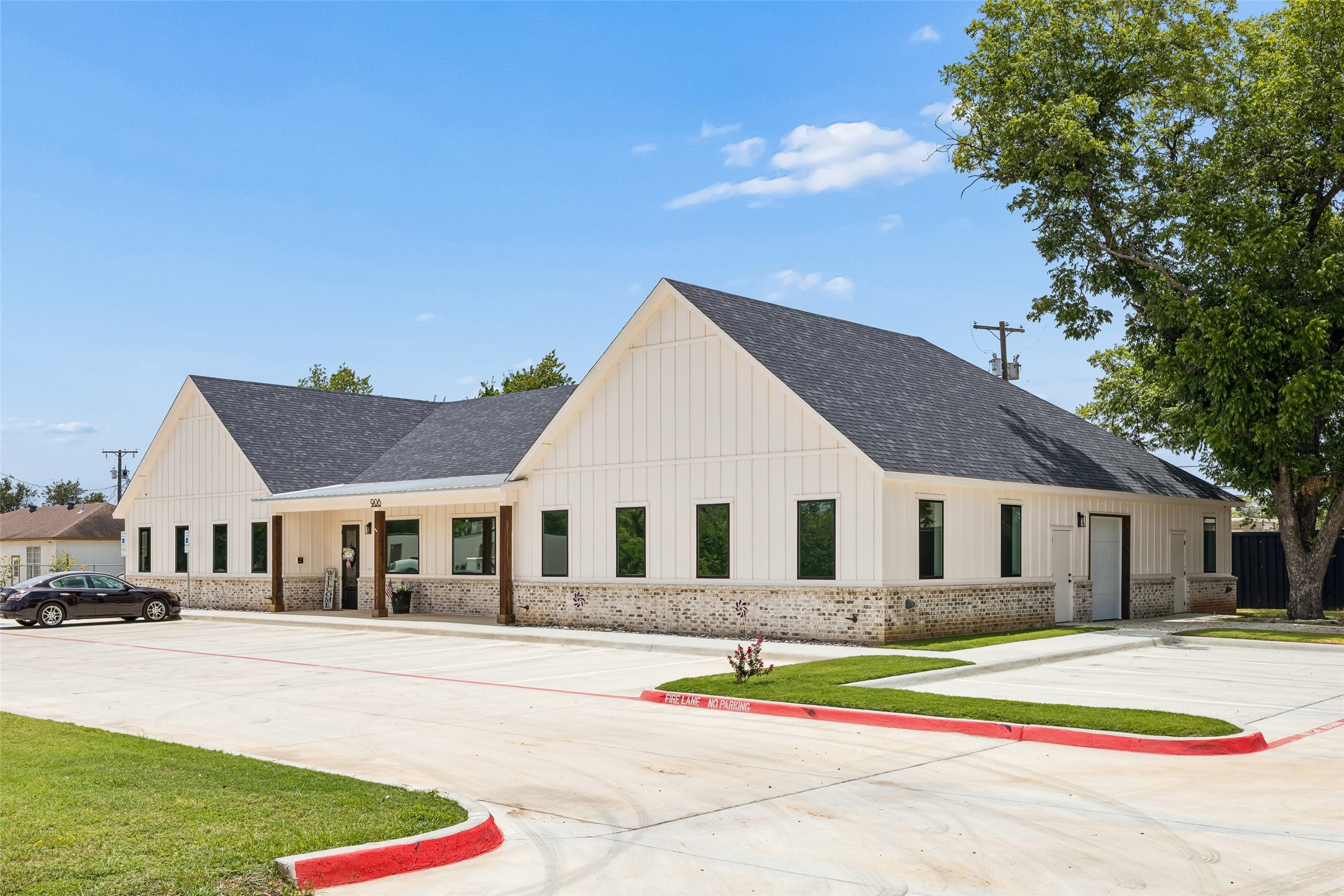 908 Cresthaven Drive 200