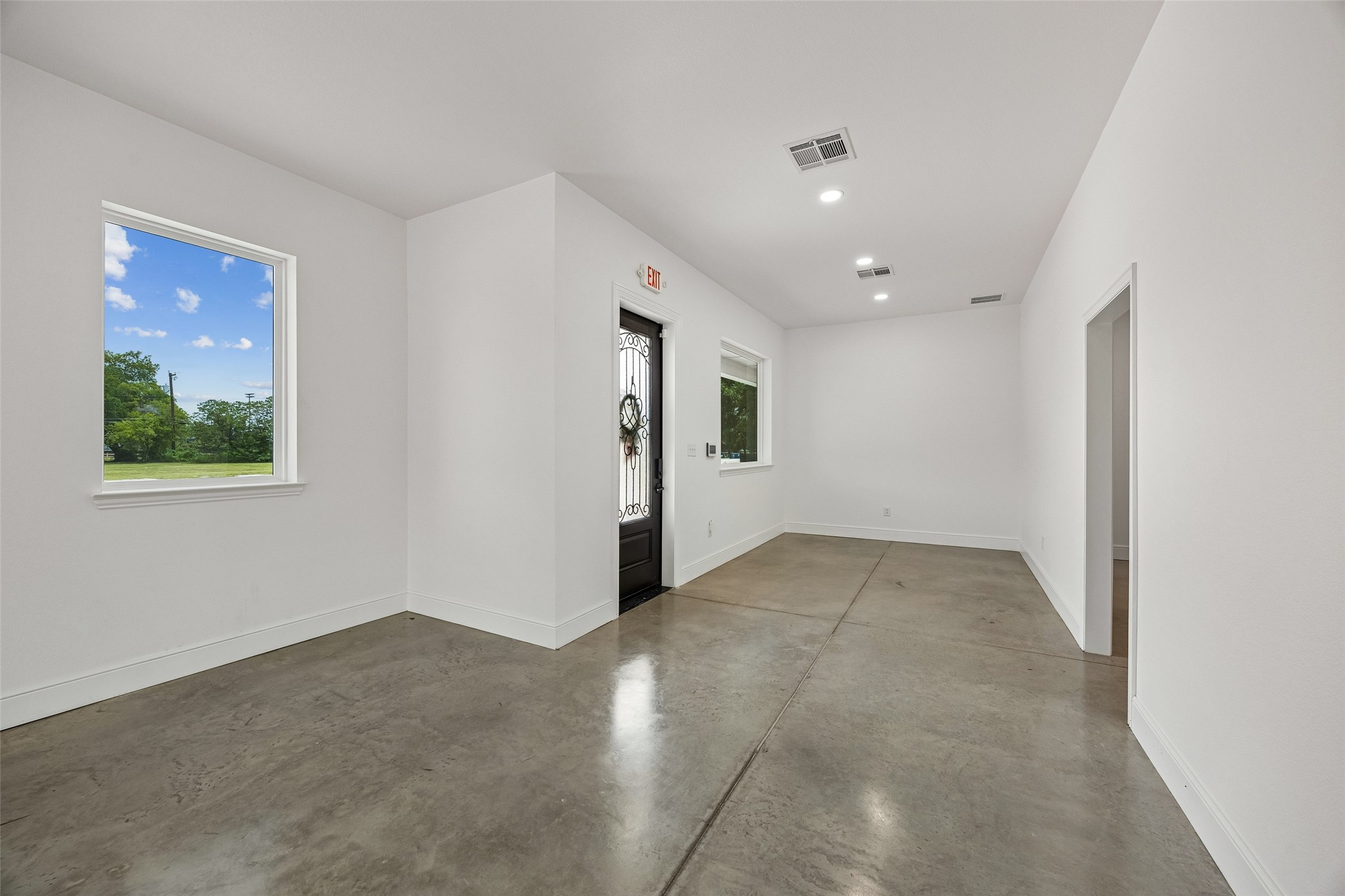 908 Cresthaven Drive 200