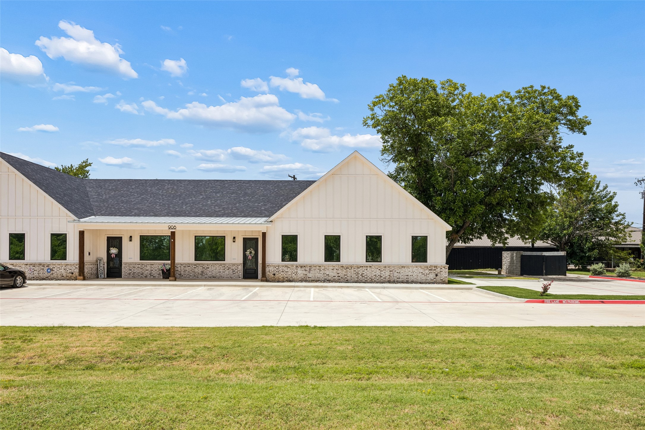 908 Cresthaven Drive 200