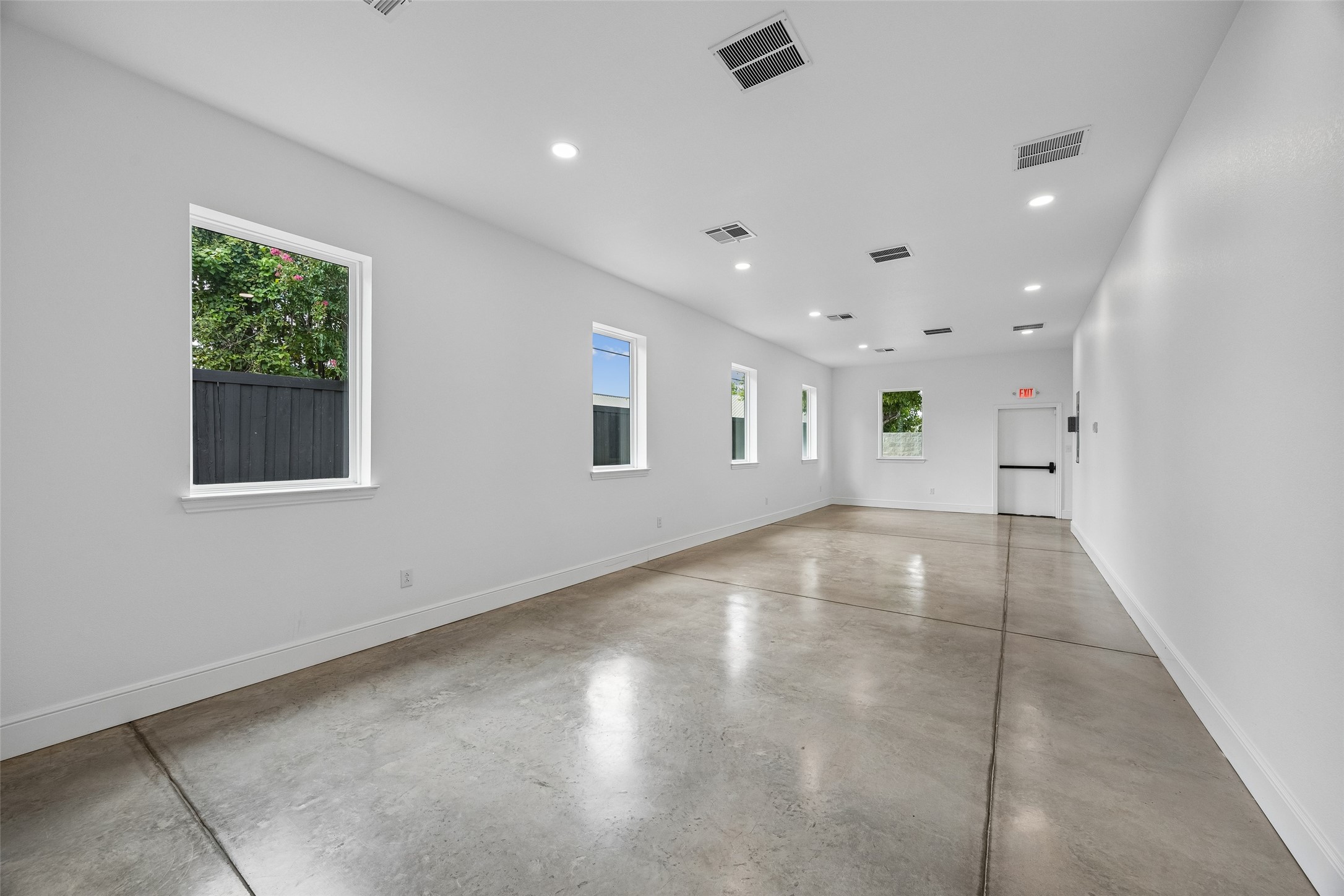908 Cresthaven Drive 200