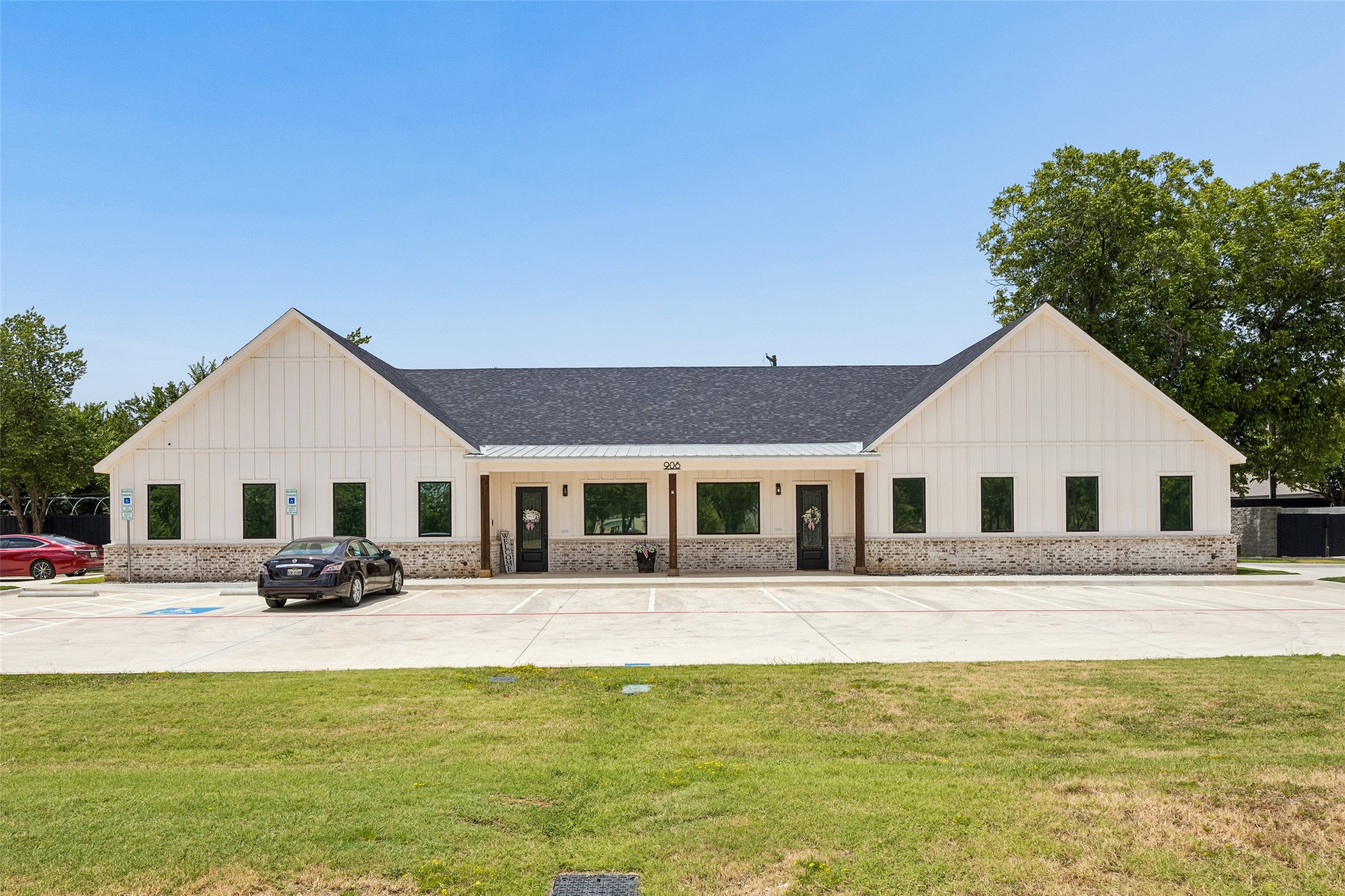 908 Cresthaven Drive 200