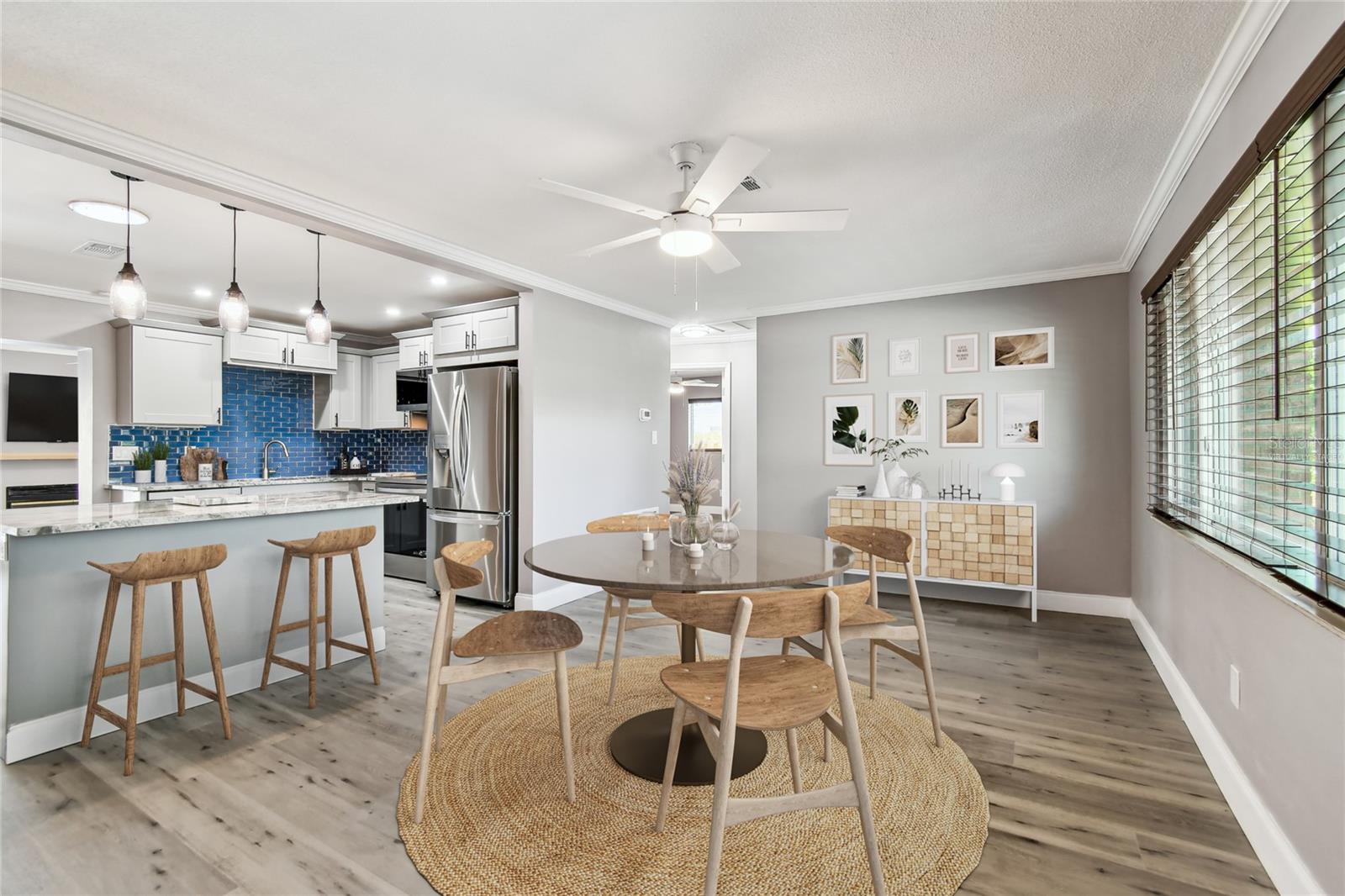 528 MANOR DR