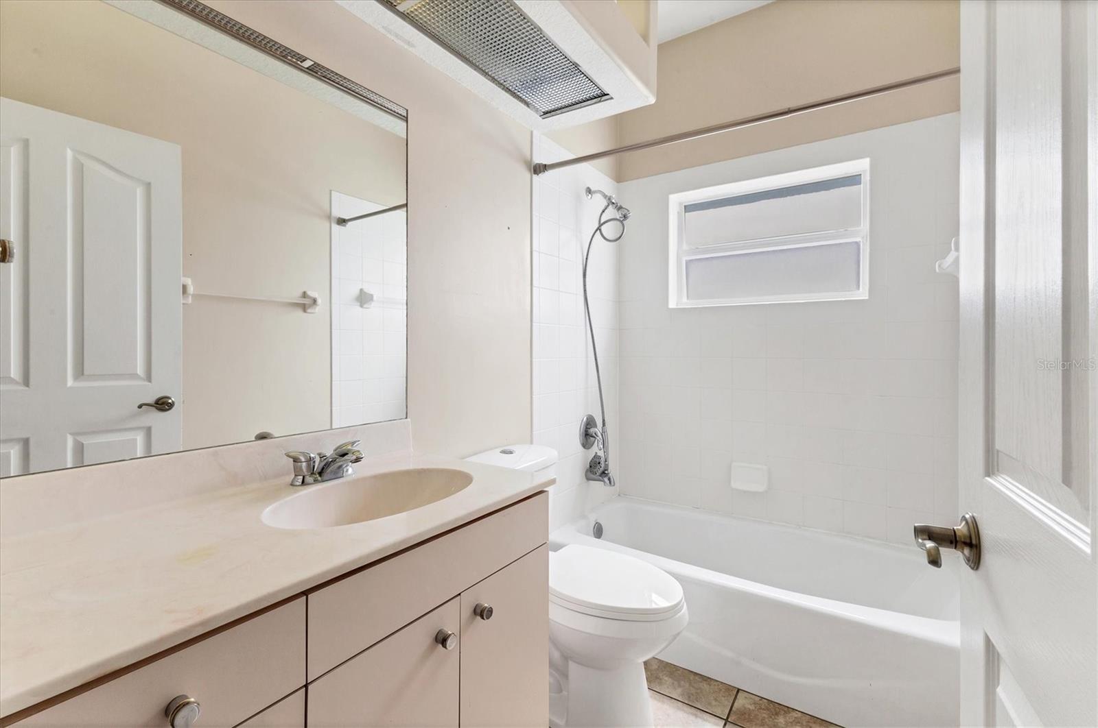 6203 90TH AVENUE CIR E