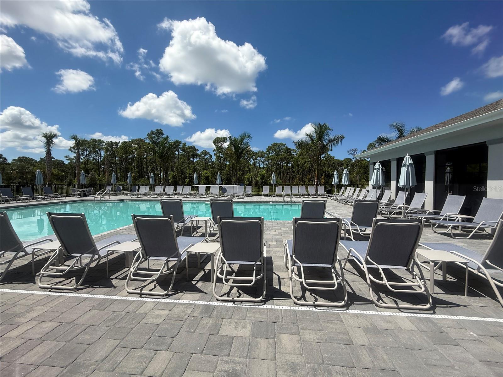 8074 SAINT KITTS CIR