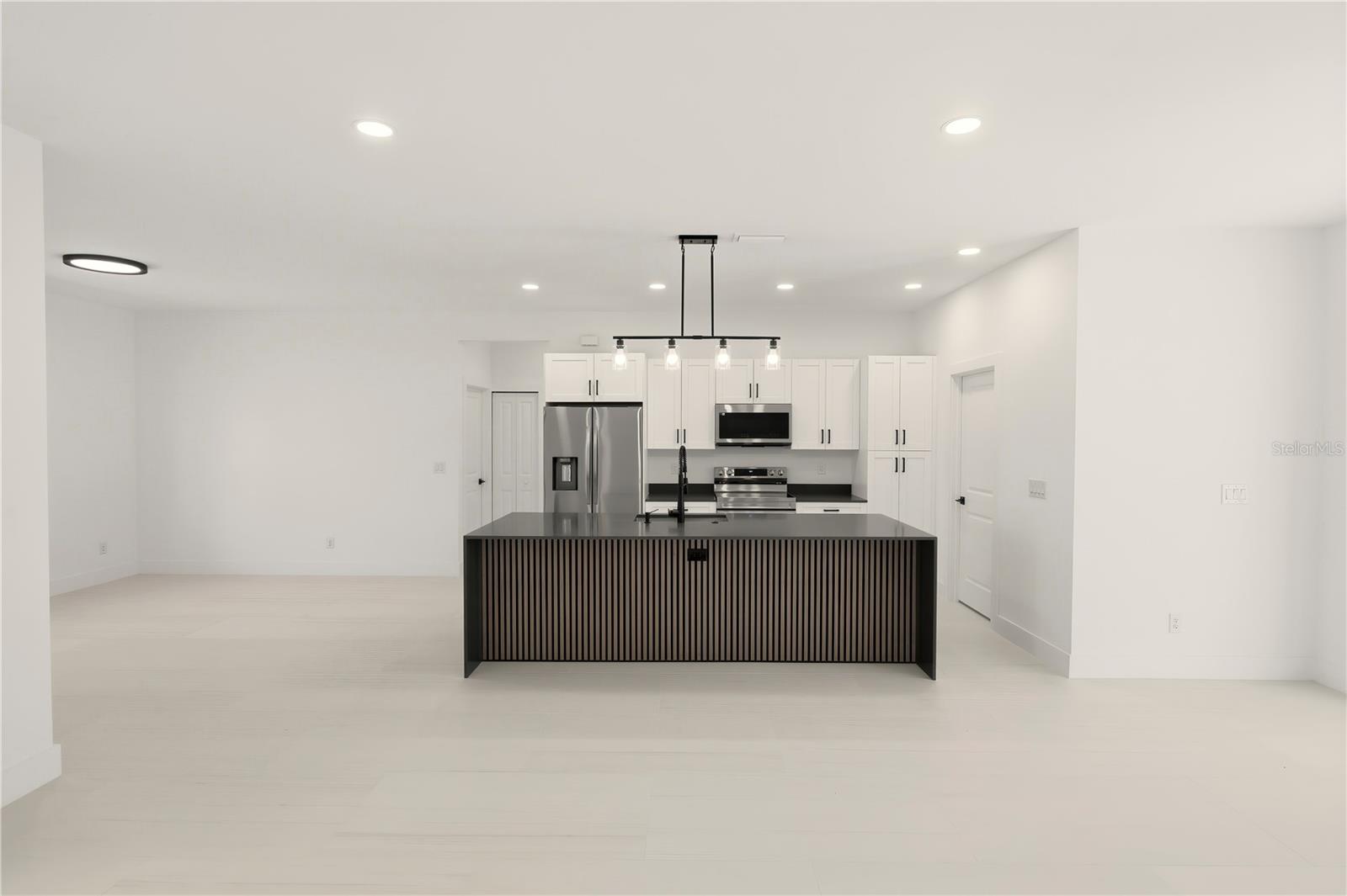 2582 HAGERICK LN