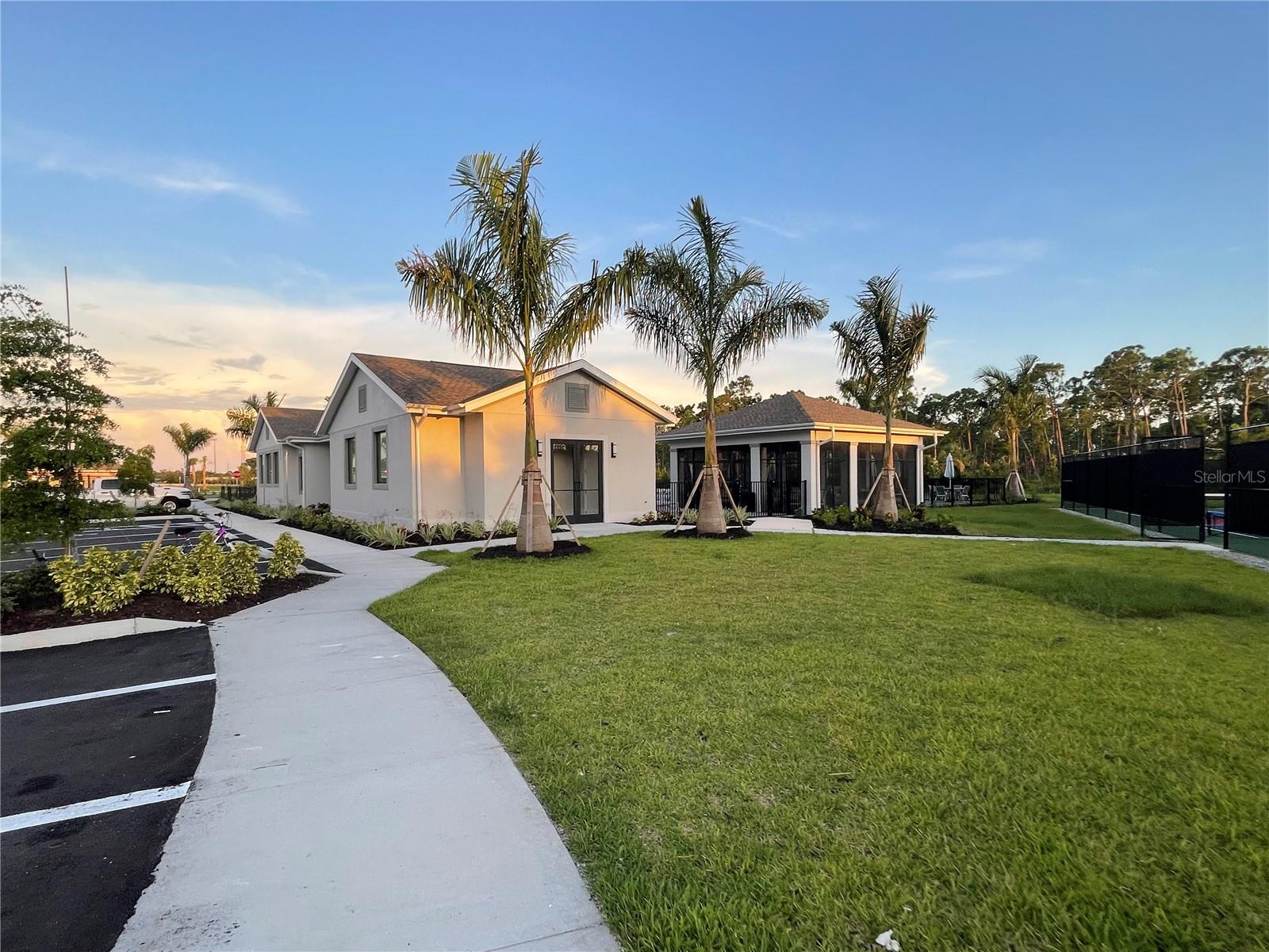 8122 SAINT KITTS CIR