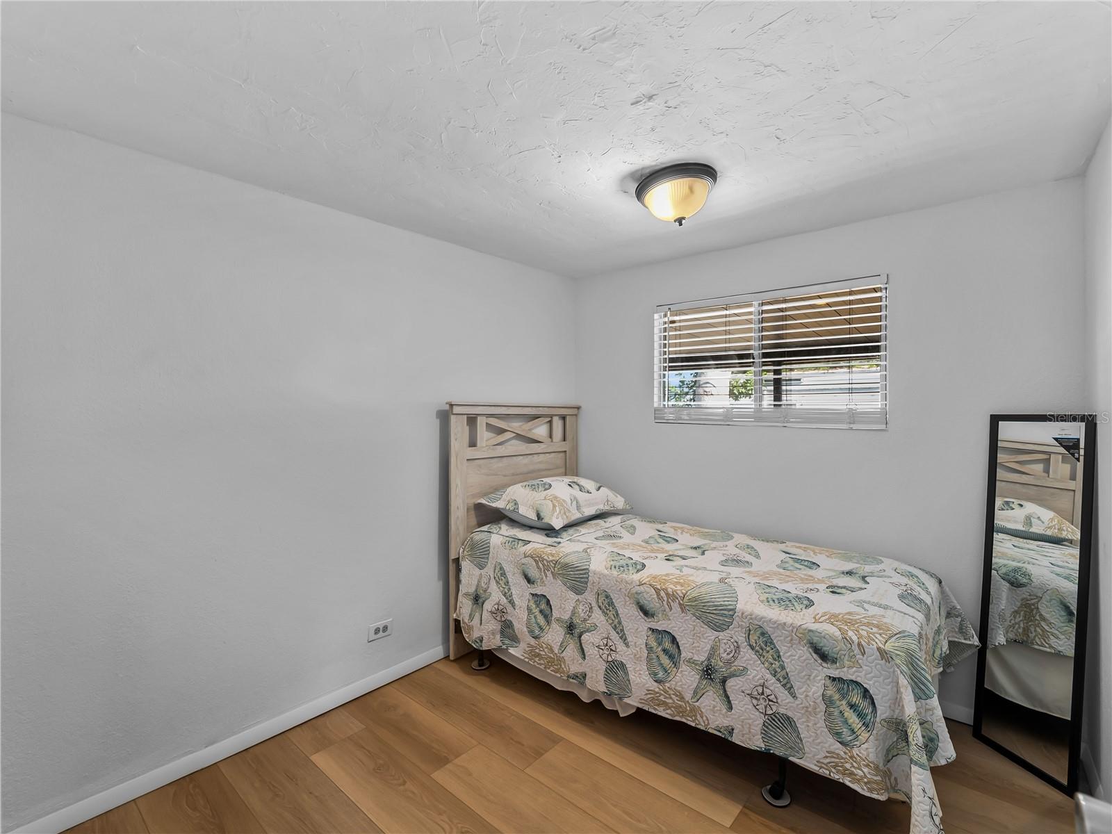 110 VERONA ST N