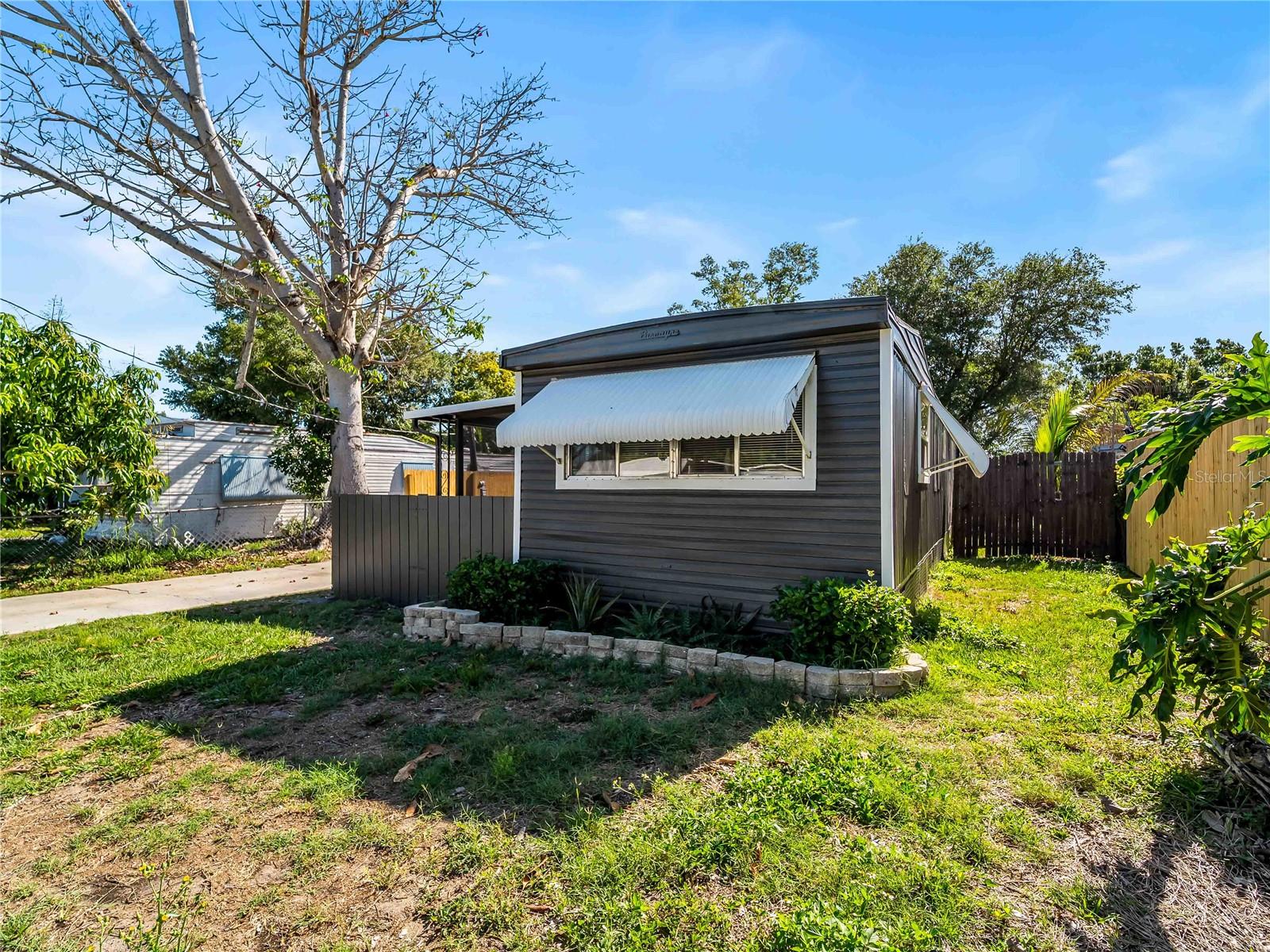 110 VERONA ST N