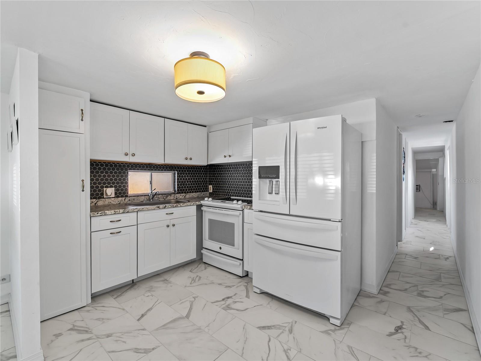 110 VERONA ST N