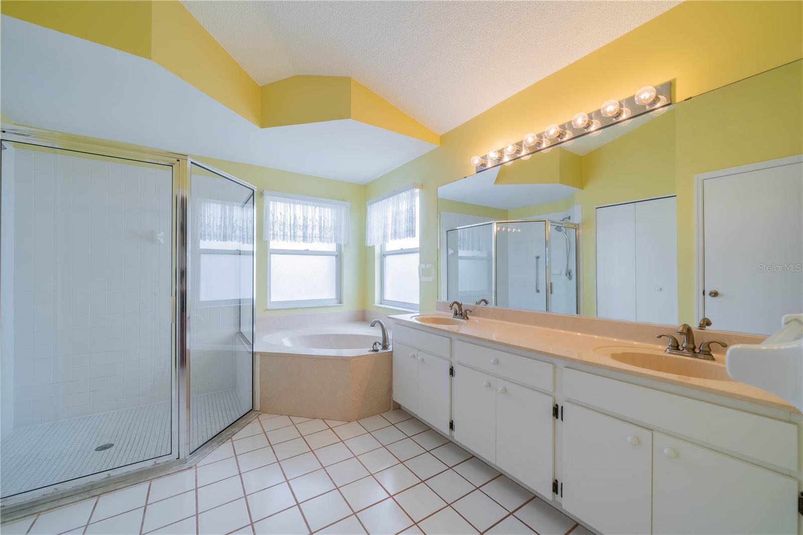 2031 E DEL WEBB BLVD