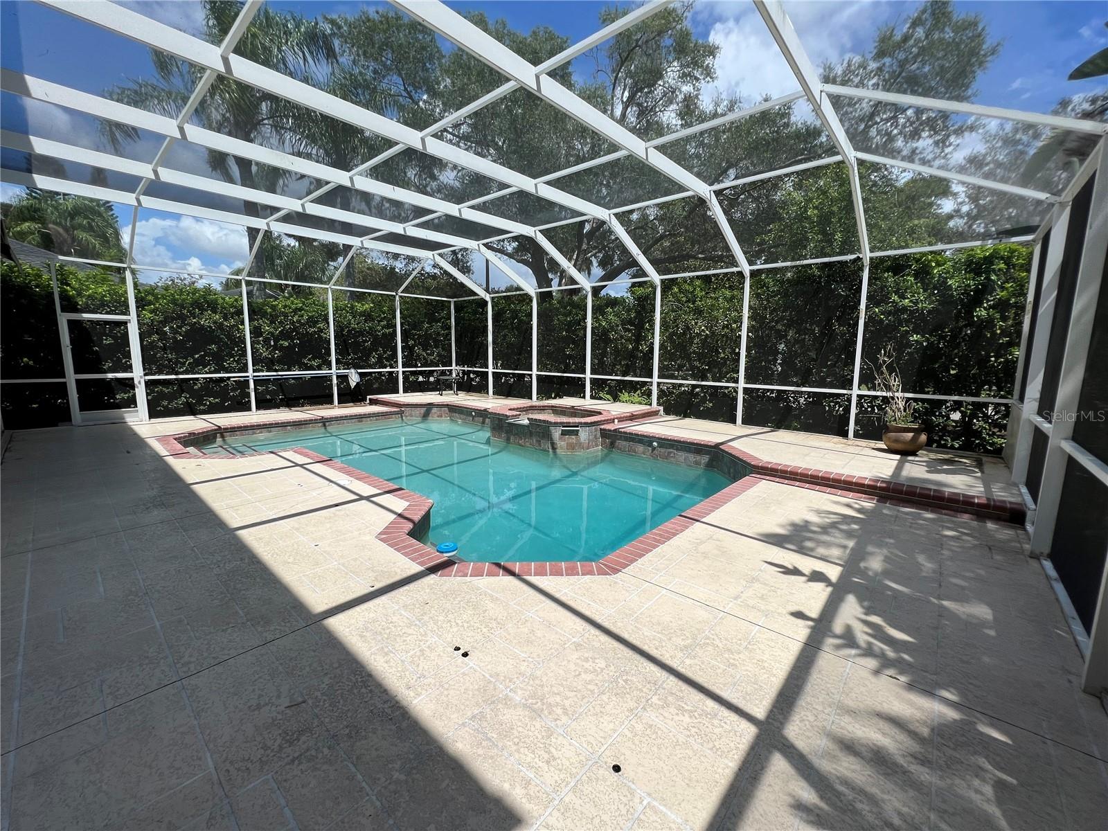 5404 AVENAL DR