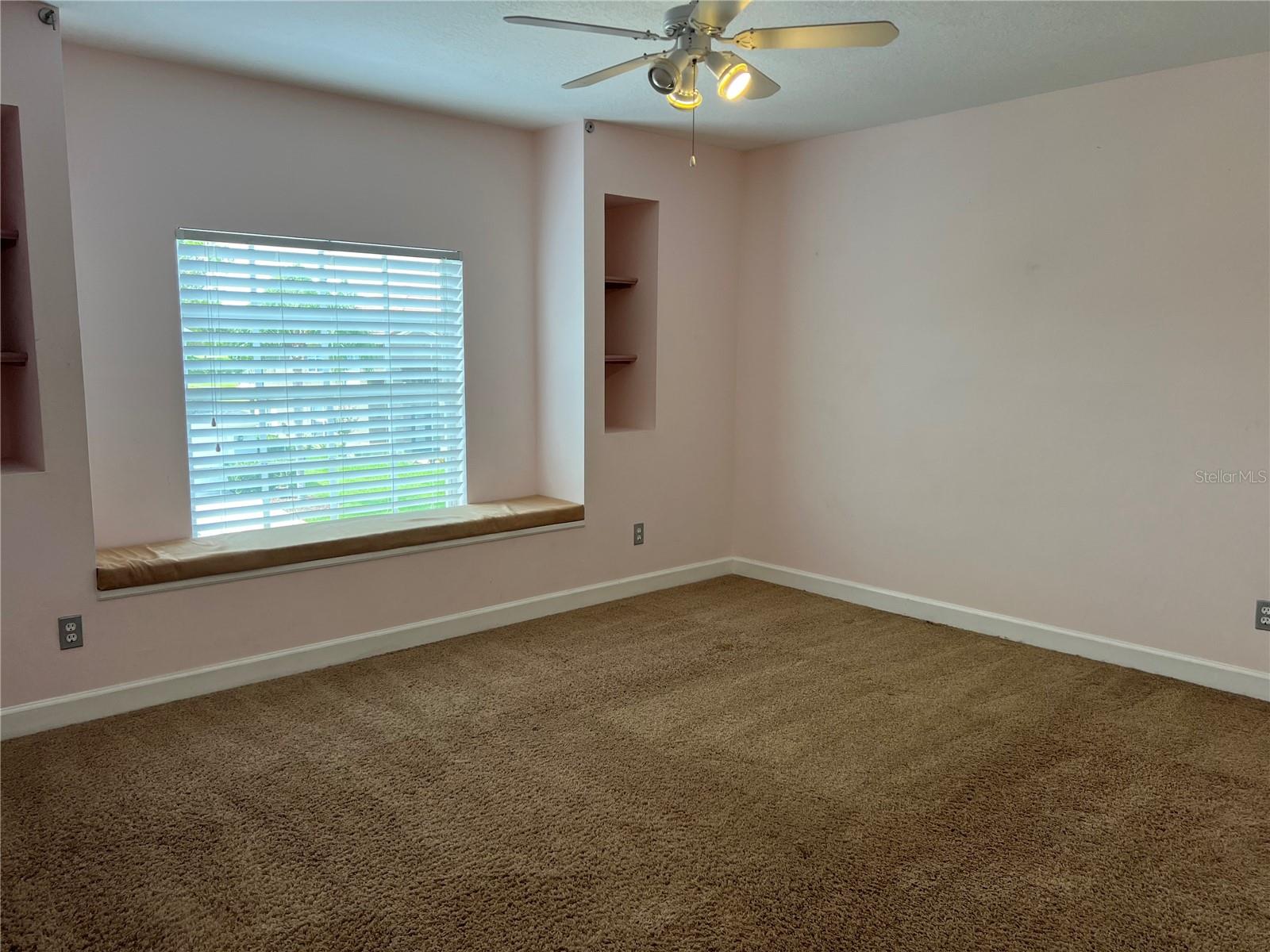 5404 AVENAL DR