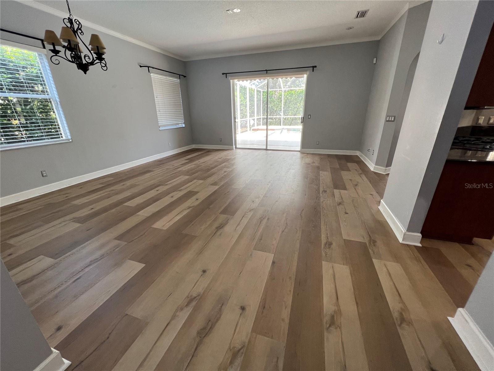 5404 AVENAL DR